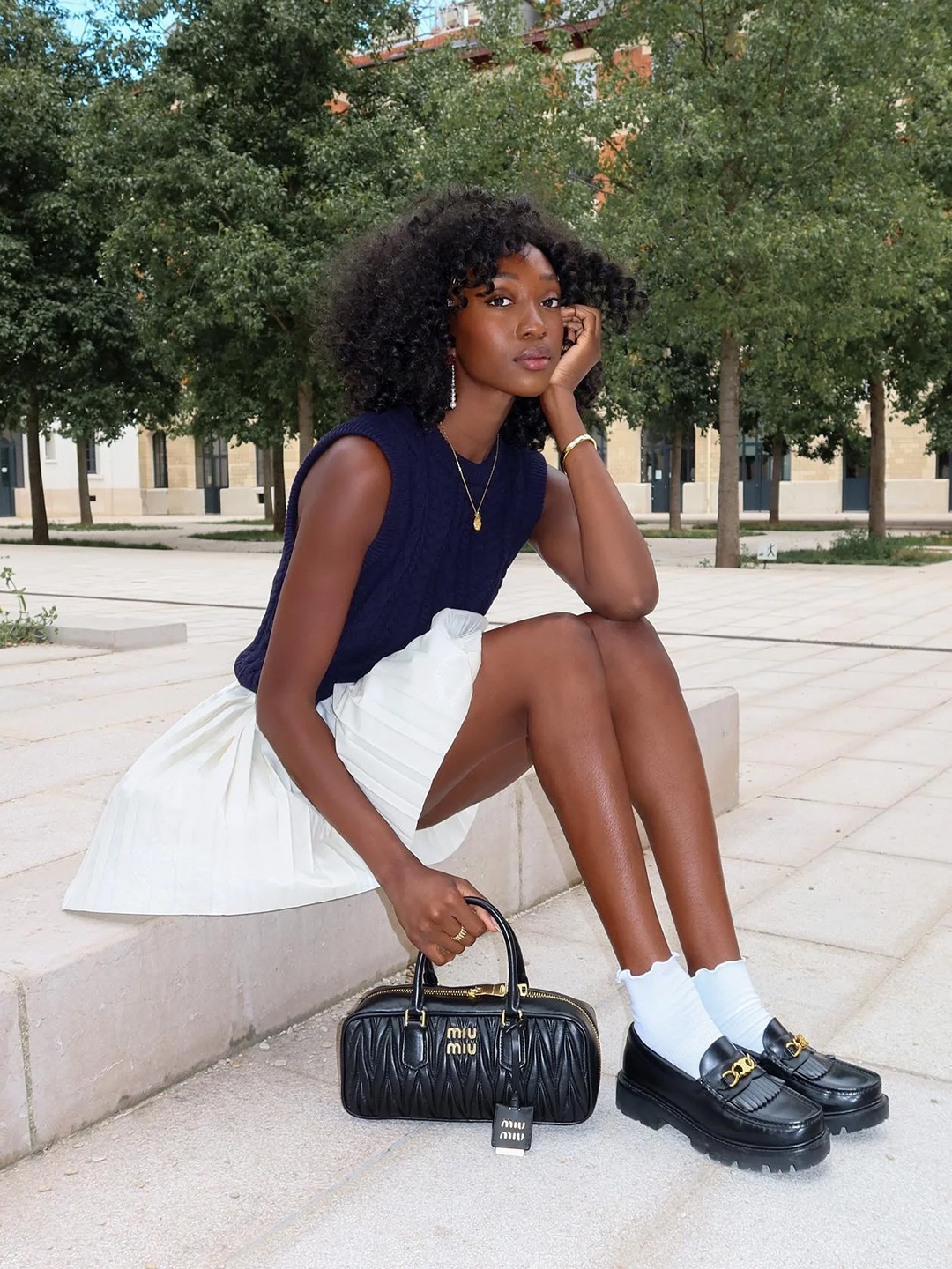 Miu Miu Arcadie Matelasse Nappa Leather Bag Black, (W) Chanel Loafers Lambskin & Gold Black 착용 스타일 - 2