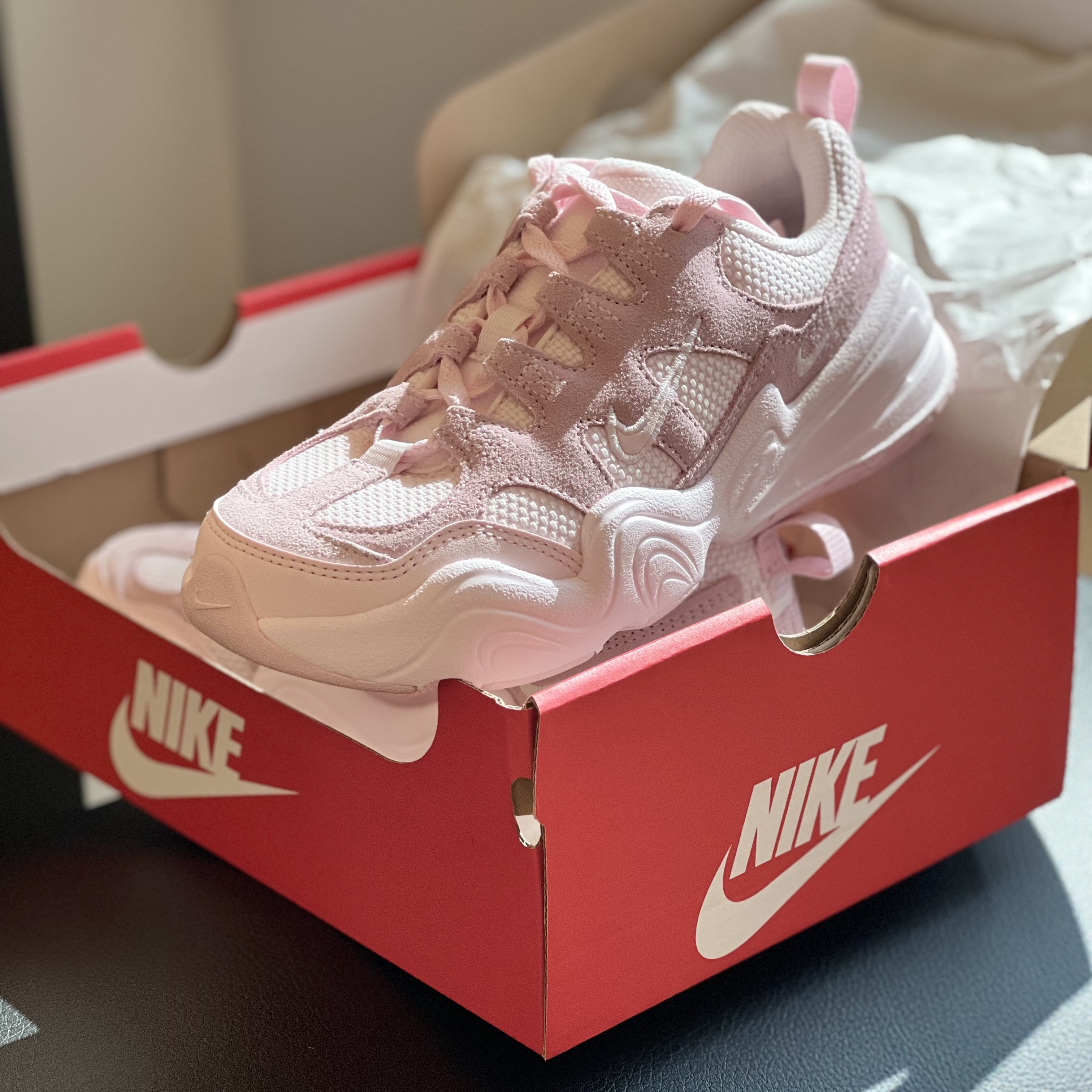 (W) Nike Tech Hera Pearl Pink 착용 스타일 - 4