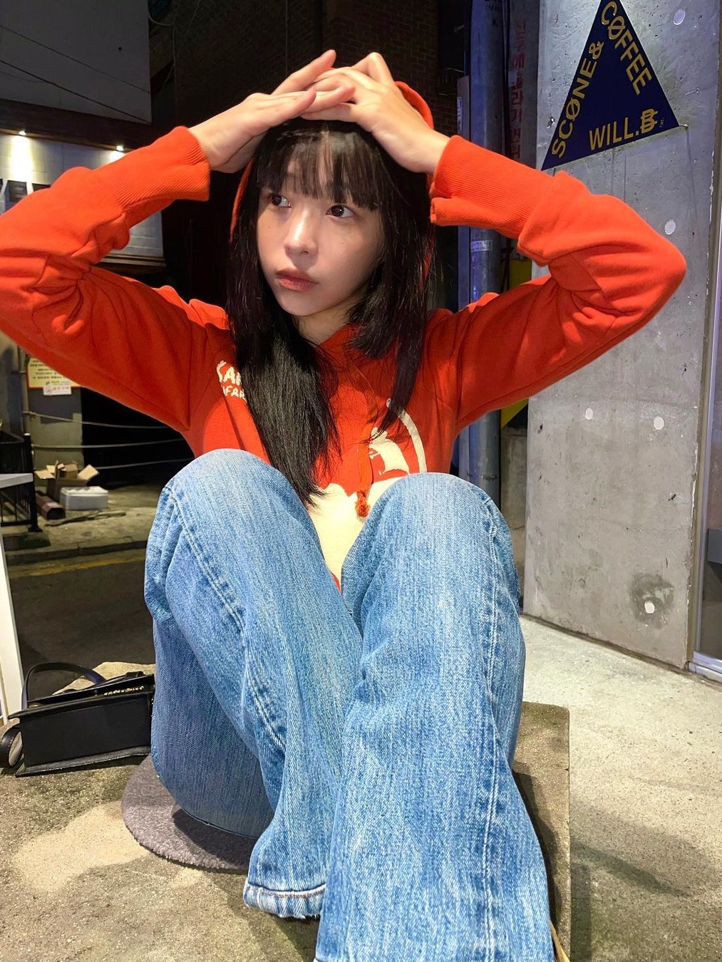Safarispot Women 1/2 Cathy and Brook Story Glove Hoodie Orange, Safarispot Cathy and Brook Story Glove Hoodie Orange 착용 스타일