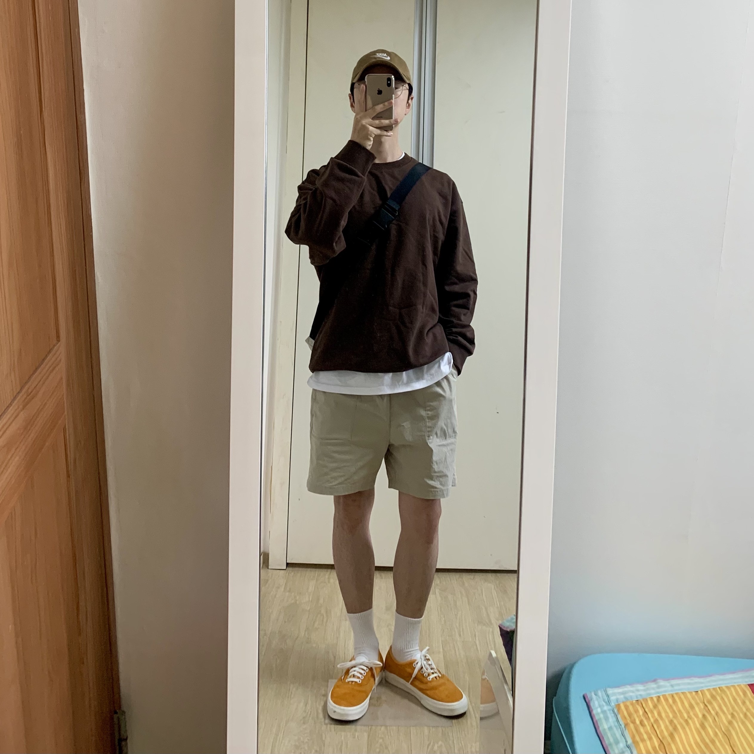 Vans Authentic Pig Suede Desert Sun, Nike Heritage 86 Futura Washed Cap Khaki 착용 스타일 - 1