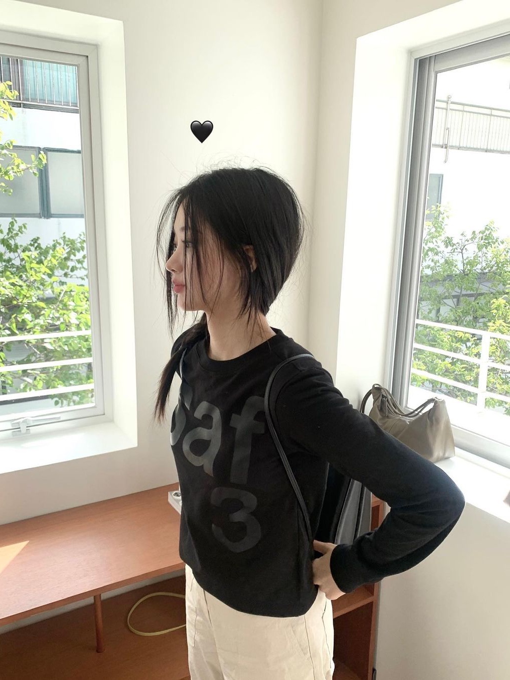 [예약 배송][KREAM 단독] Safarispot Women 1/2 Basic Safari LS T-Shirt Black, [예약 배송][KREAM 단독] Safarispot Basic Safari LS T-Shirt Black 착용 스타일