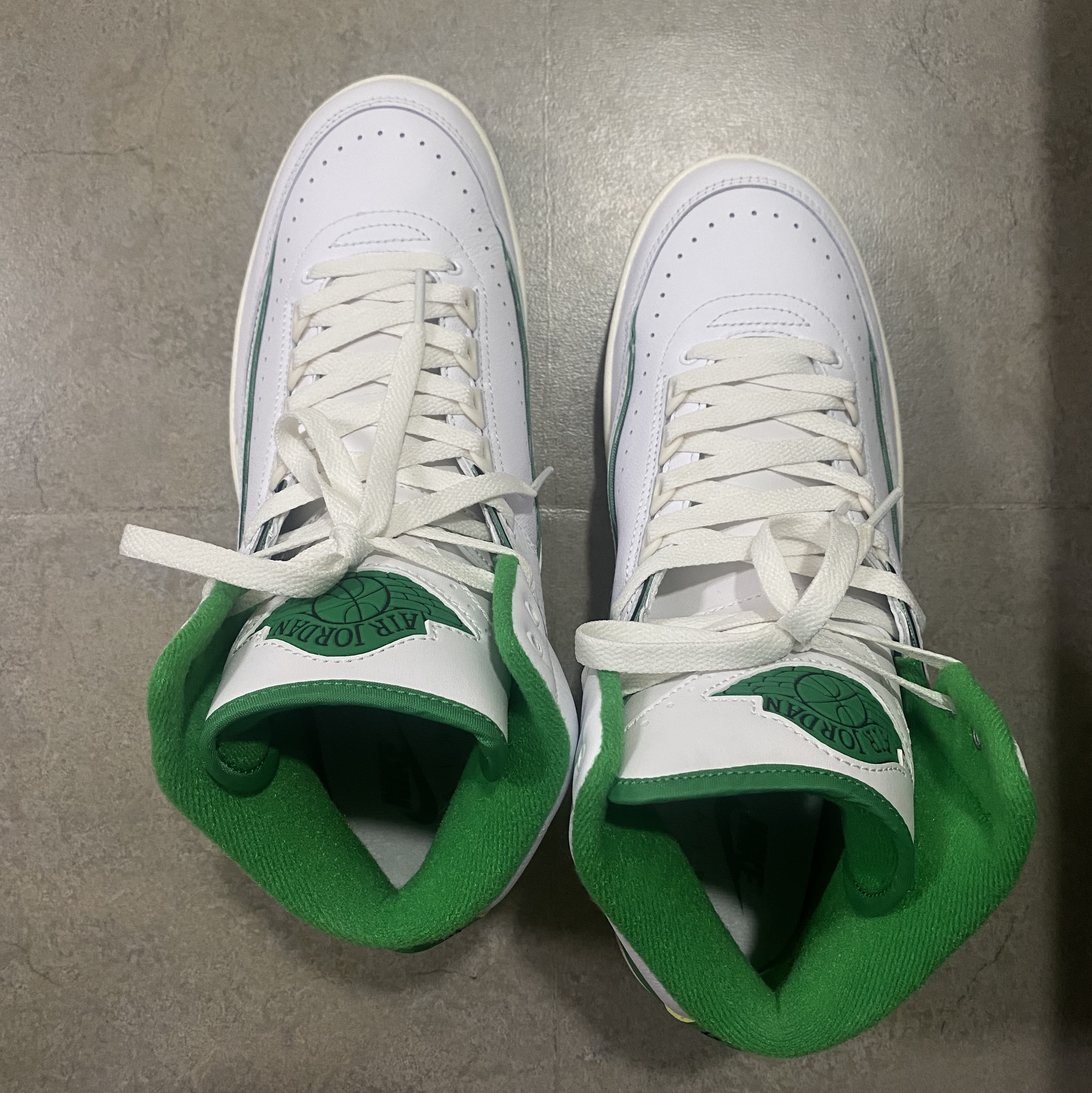 Jordan 2 Retro Lucky Green 착용 스타일