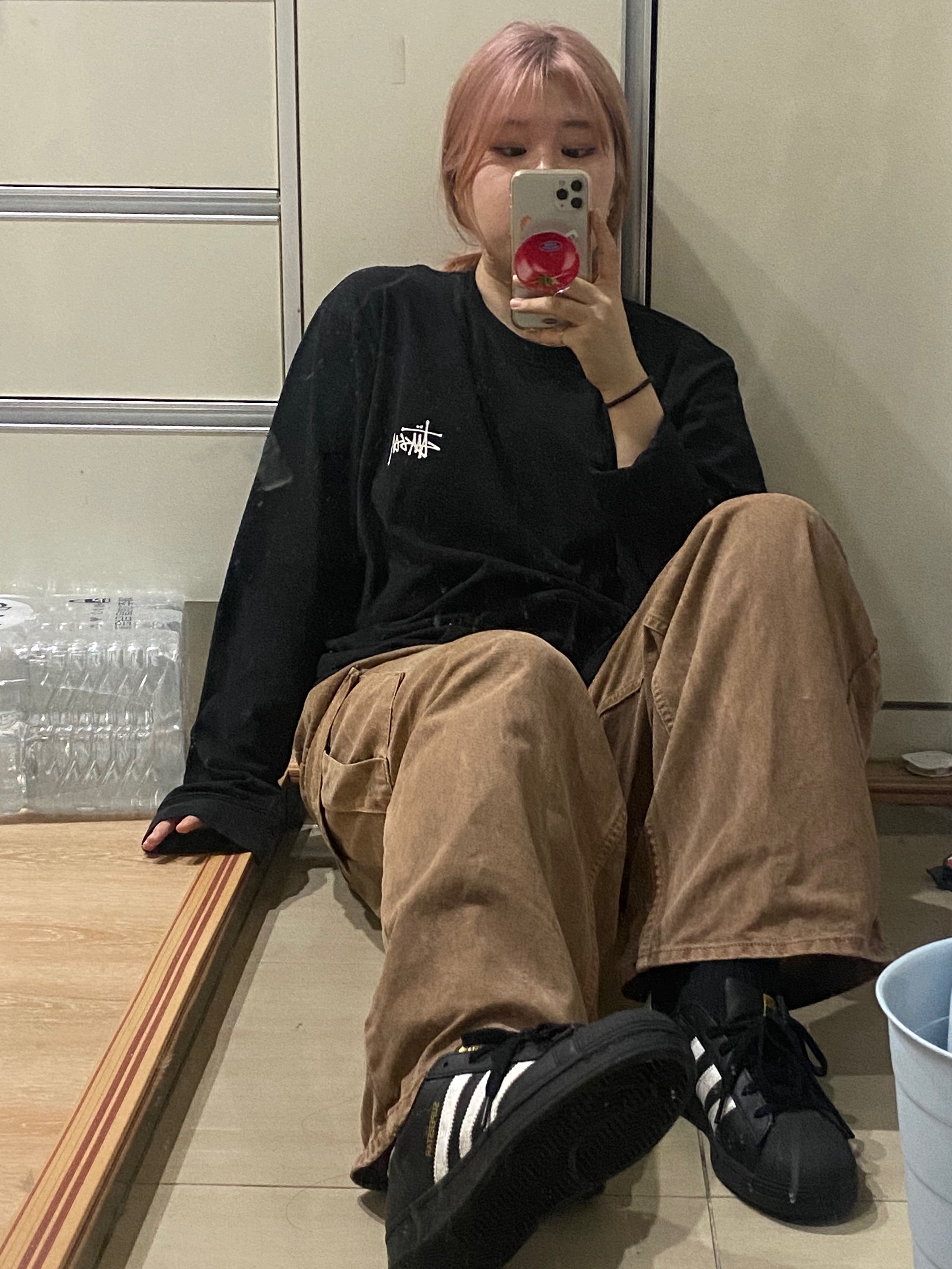 Adidas Superstar Core Black White, Stussy Basic Stussy LS T-Shirt Black 2022 착용 스타일