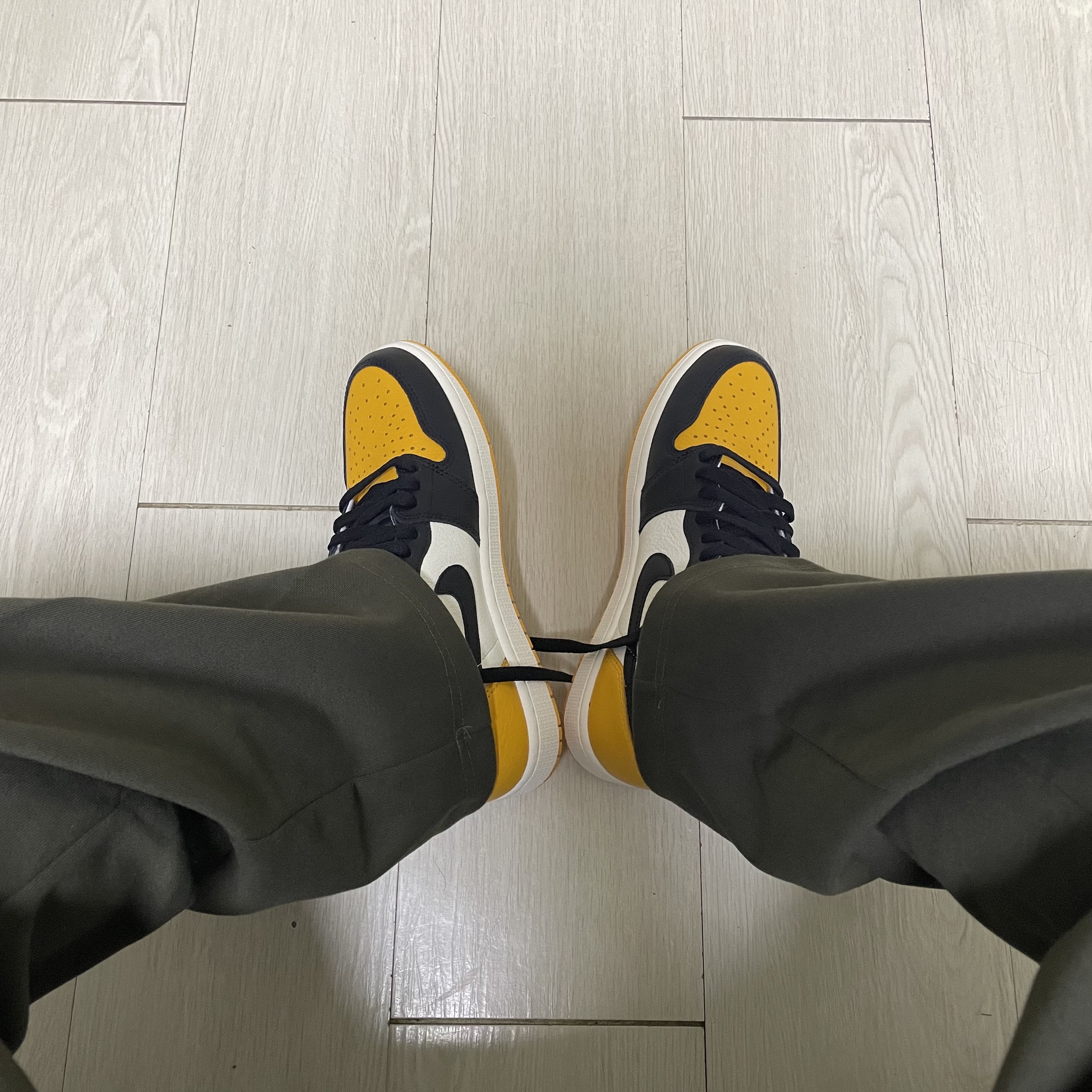 Jordan 1 Retro High OG Taxi 착용 스타일 - 2