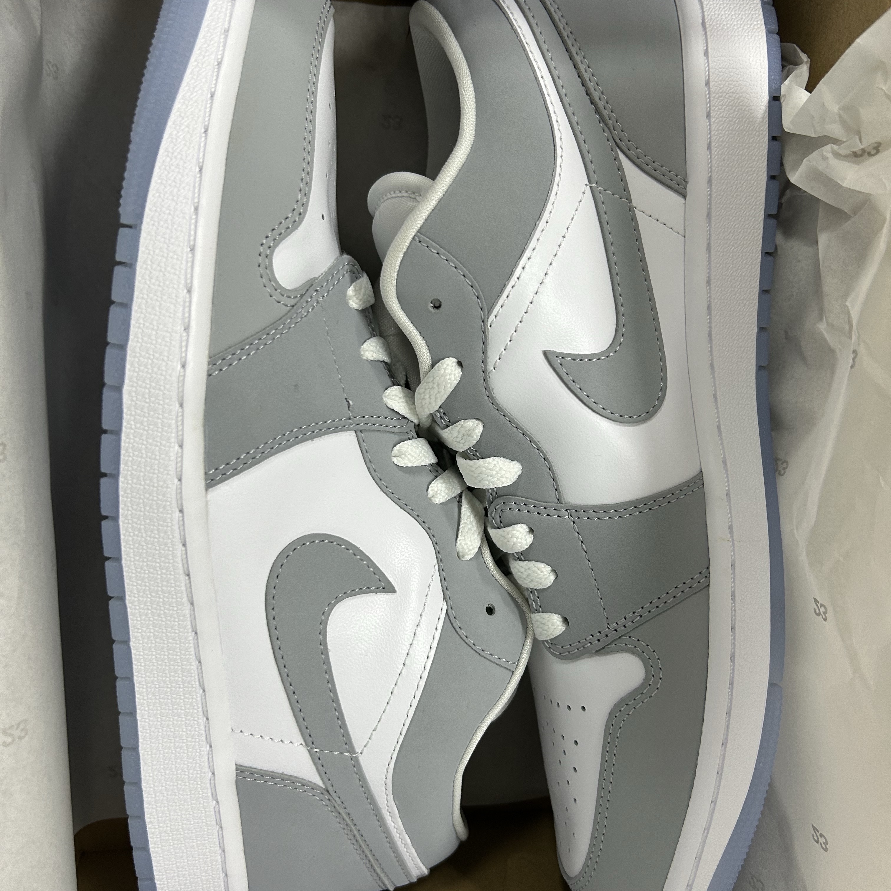 (W) Jordan 1 Low White Wolf Grey 착용 스타일
