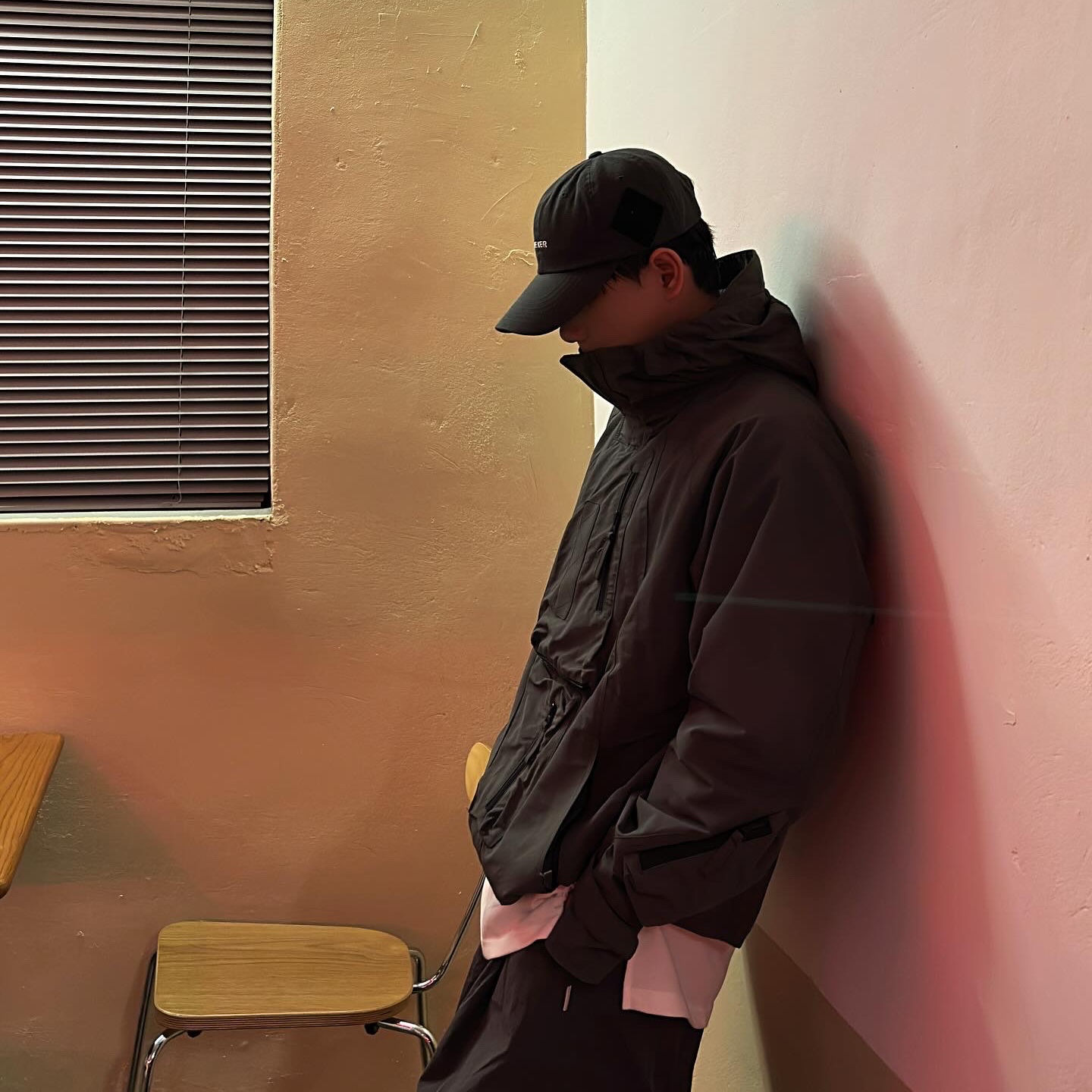 Asics x I4P Gel-1130 Mink Glacier Grey, Undermycar Rikan Multi Pocket Casual Jacket Phantom - 21FW 착용 스타일 - 5