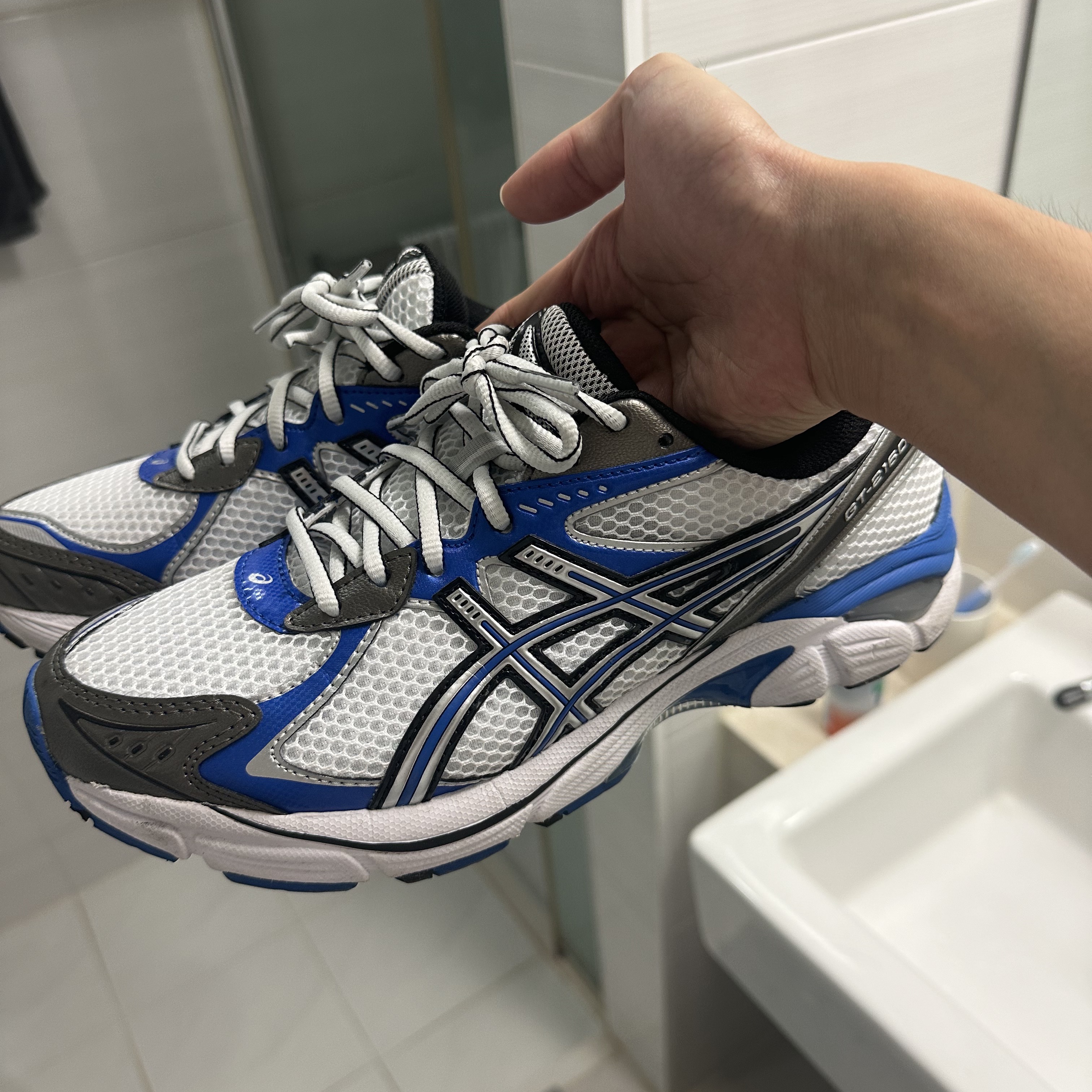 Asics GT-2160 White Illusion Blue 착용 스타일 - 1