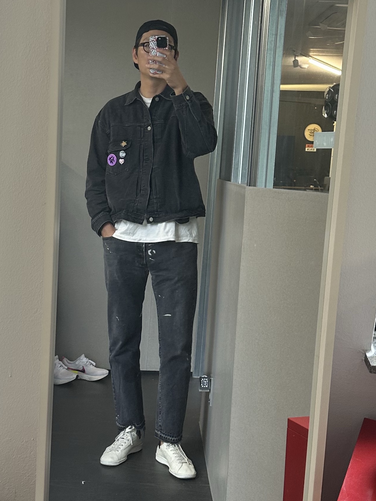 Balenciaga x Adidas Stan Smith Off White 착용 스타일