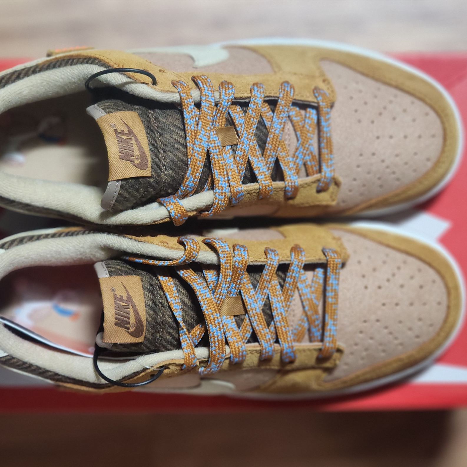 Nike Dunk Low SE Praline Desert Ochre 착용 스타일 - 3