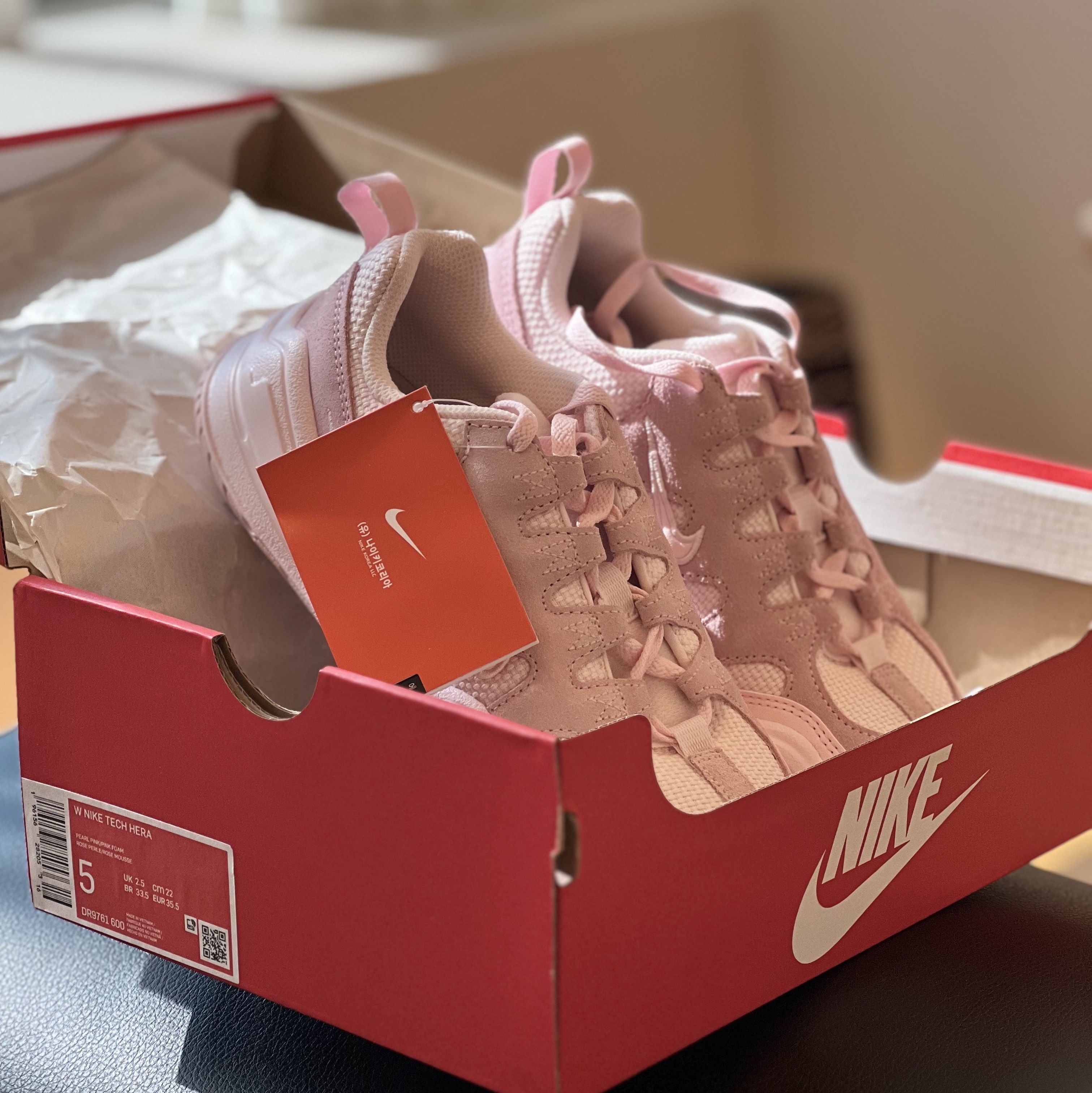 (W) Nike Tech Hera Pearl Pink 착용 스타일 - 3