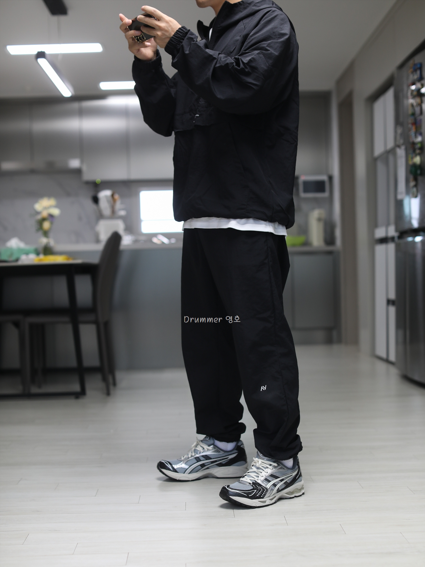 Asics Gel-Kayano 14 Black Glacier Grey 착용 스타일