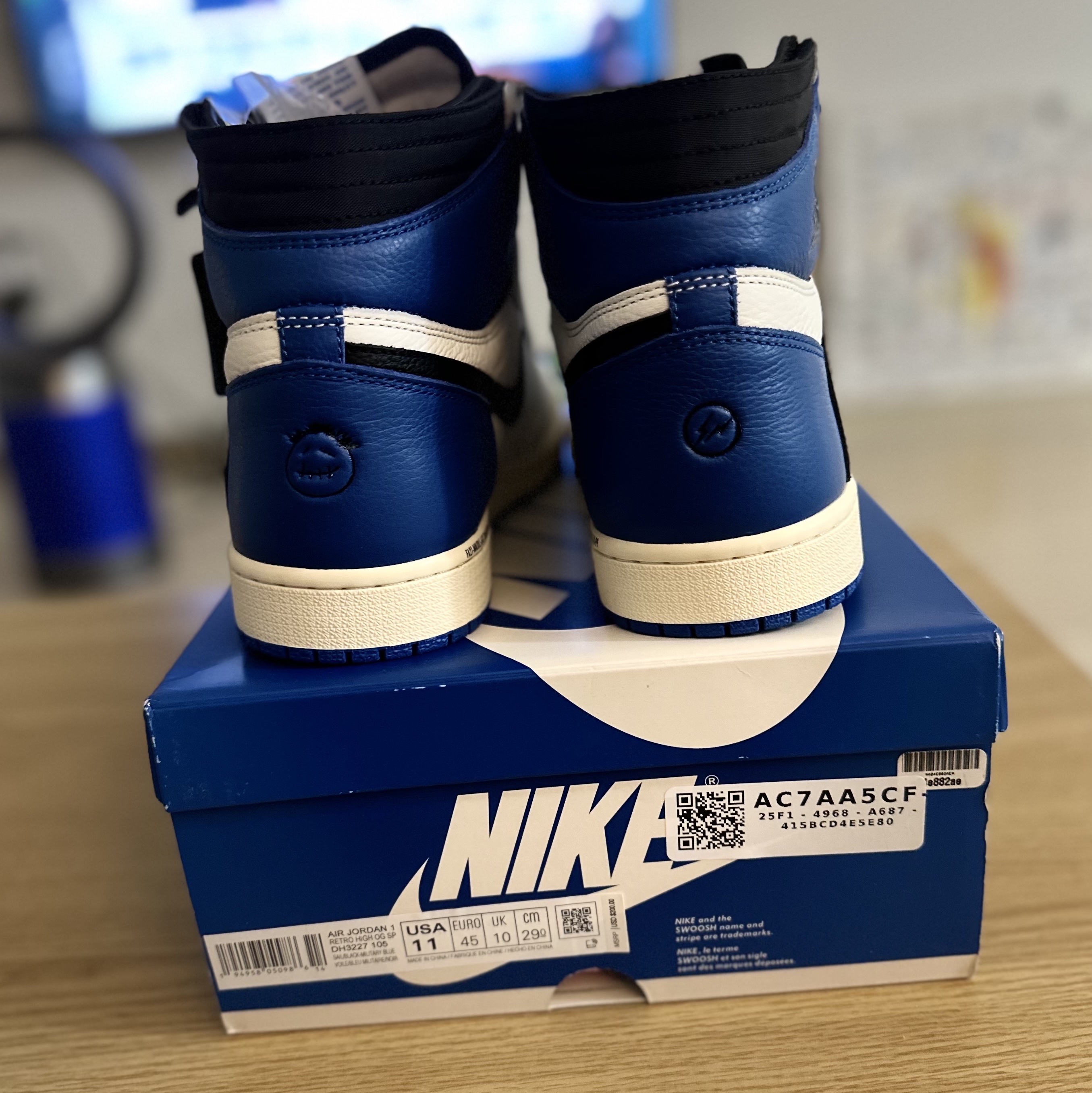 Jordan 1 x Travis Scott x Fragment Retro High OG SP Military Blue 착용 스타일 - 4