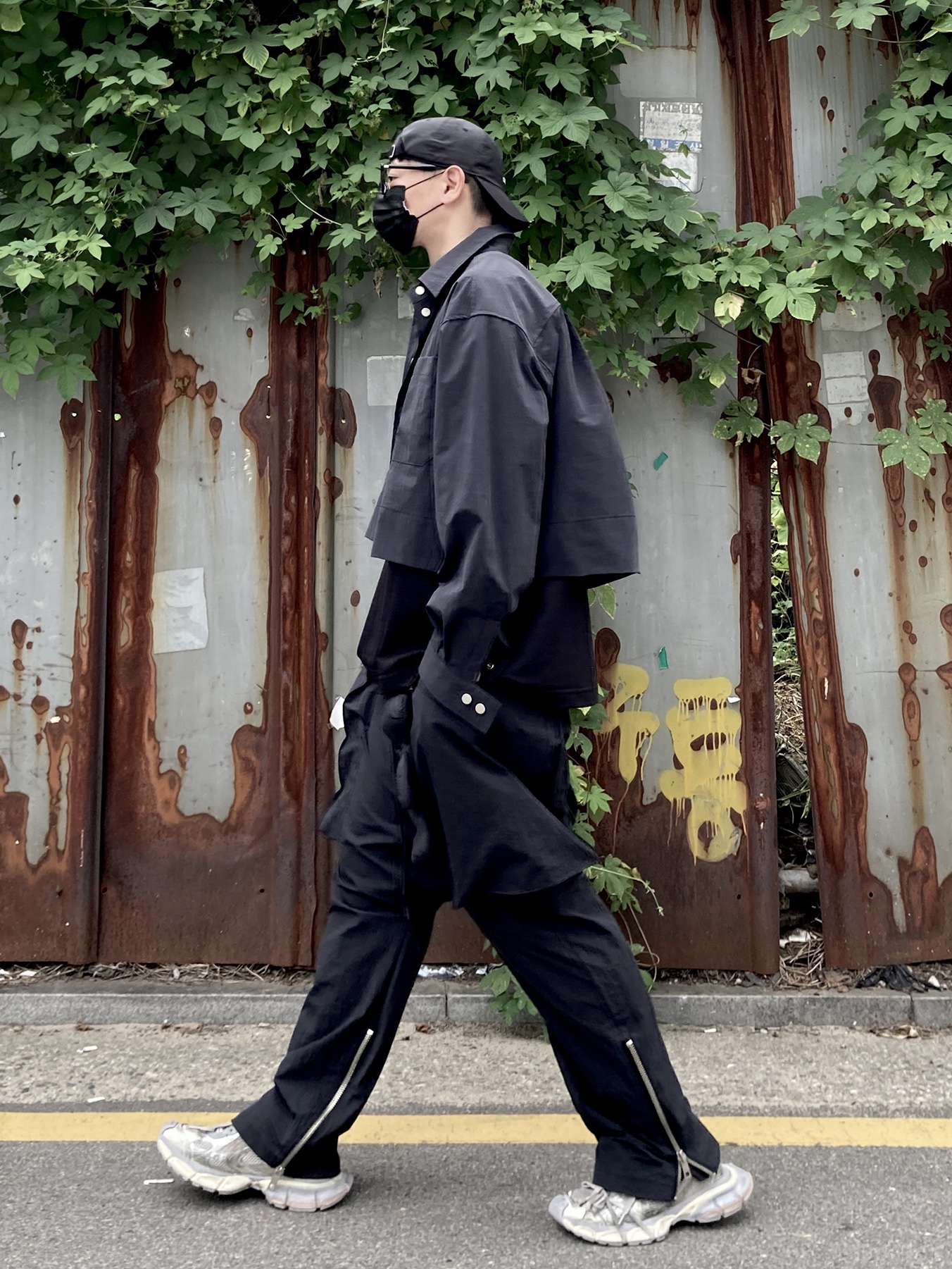 Balenciaga 3XL Sneakers Light Beige 착용 스타일