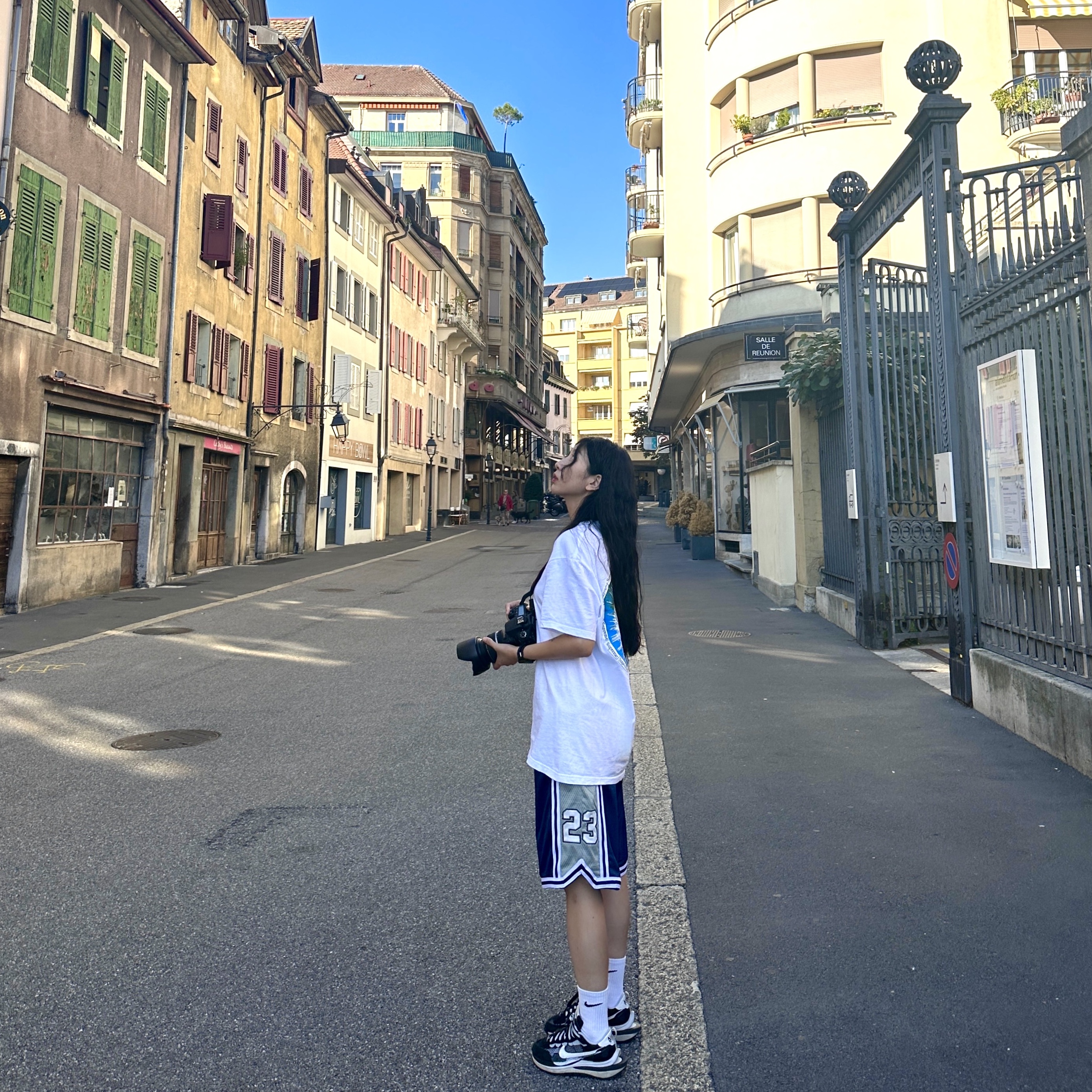 Supreme Blowfish T-Shirt White - 23SS, Nike x Sacai VaporWaffle Black White 착용 스타일
