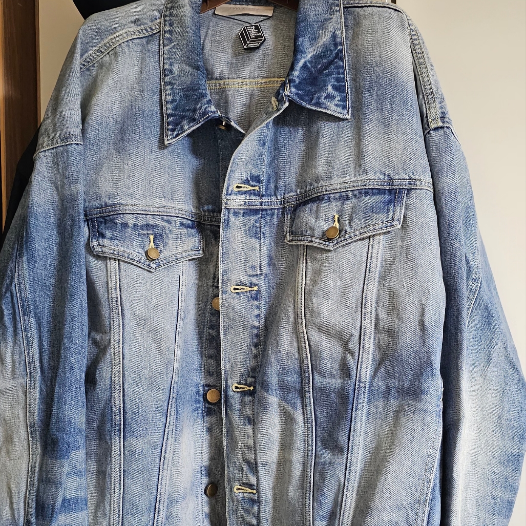 Essentials Trucker Jacket Indigo 착용 스타일