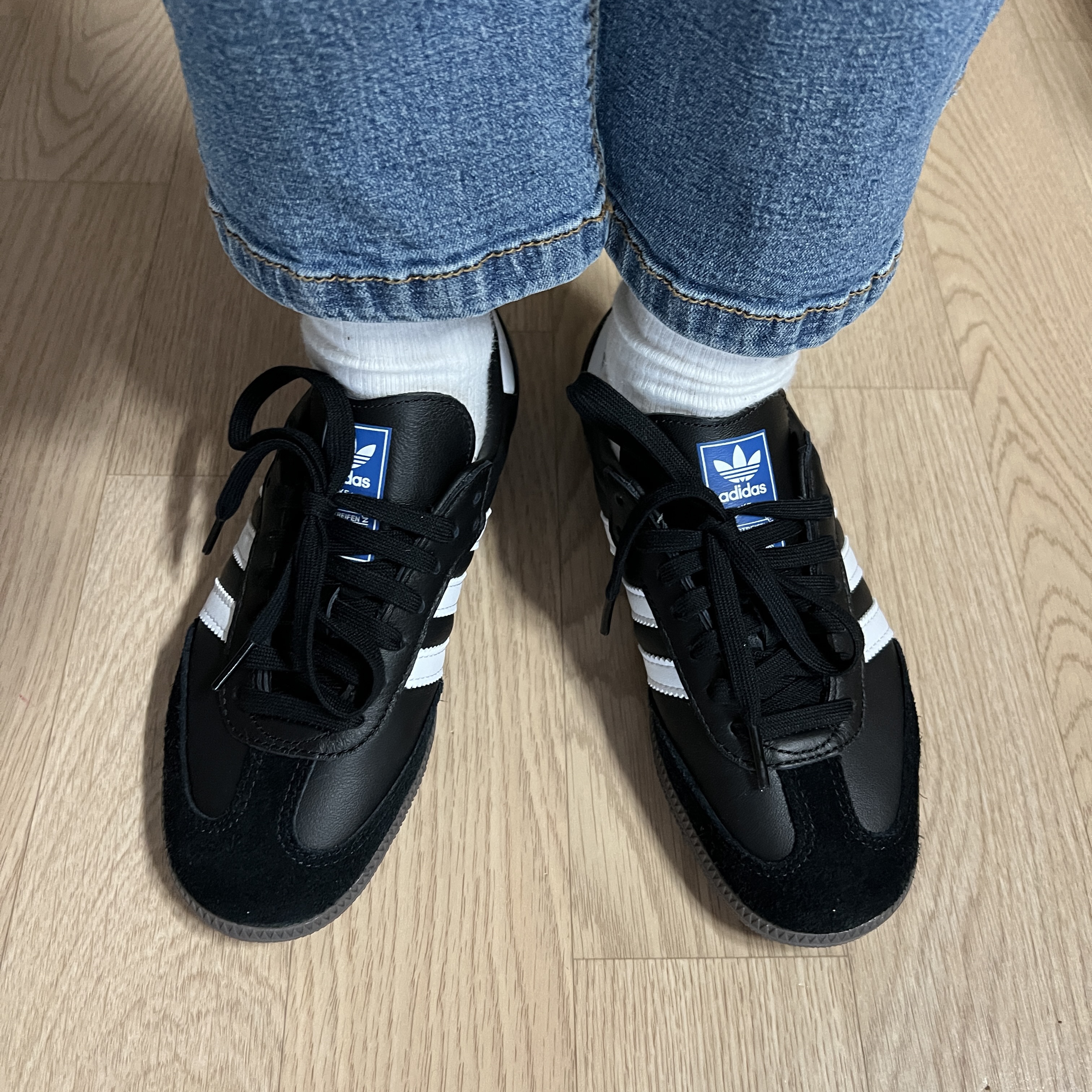 Adidas Samba OG Black White Gum 착용 스타일