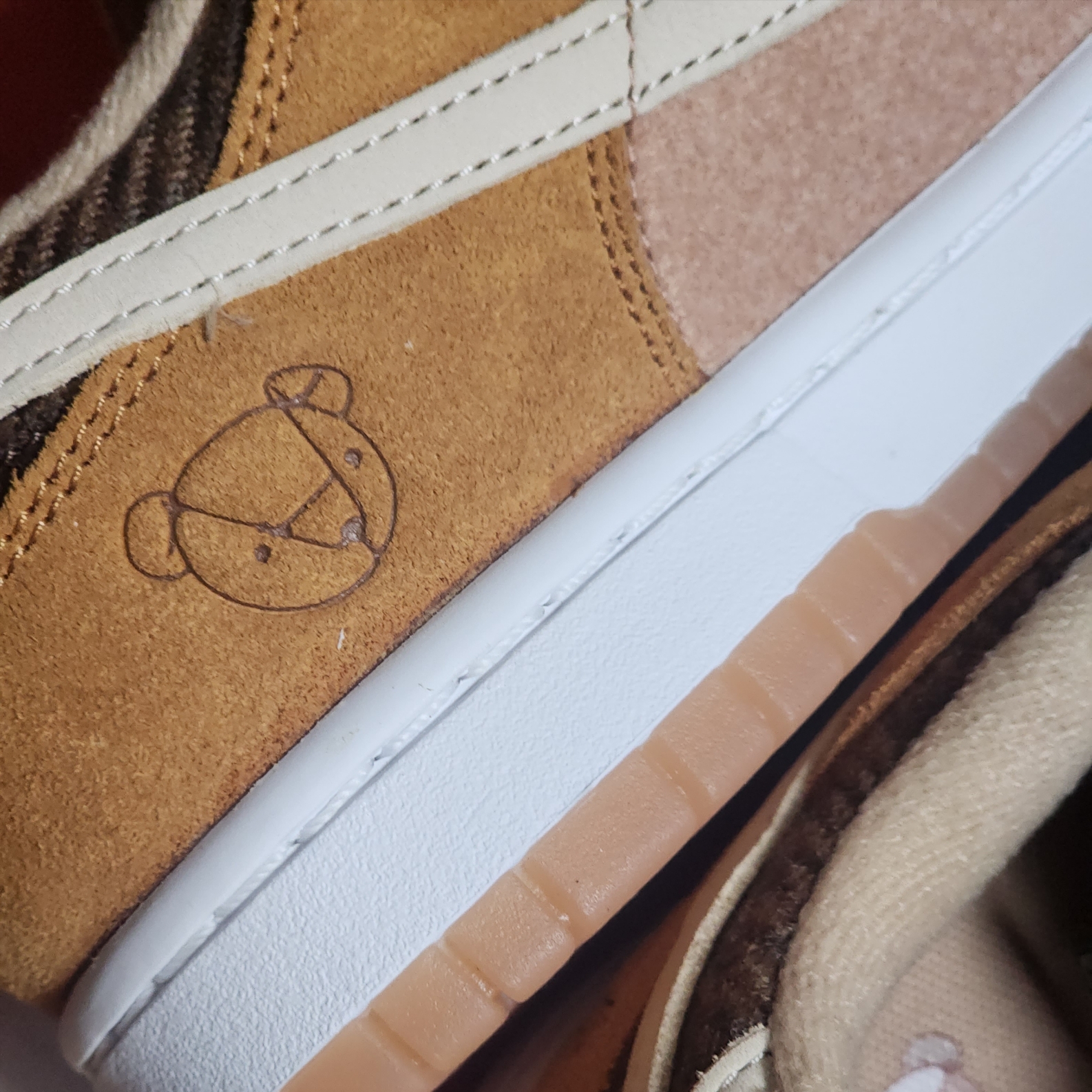 Nike Dunk Low SE Praline Desert Ochre 착용 스타일 - 5