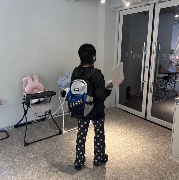 Supreme Backpack Blue - 23FW 착용 스타일 - 5