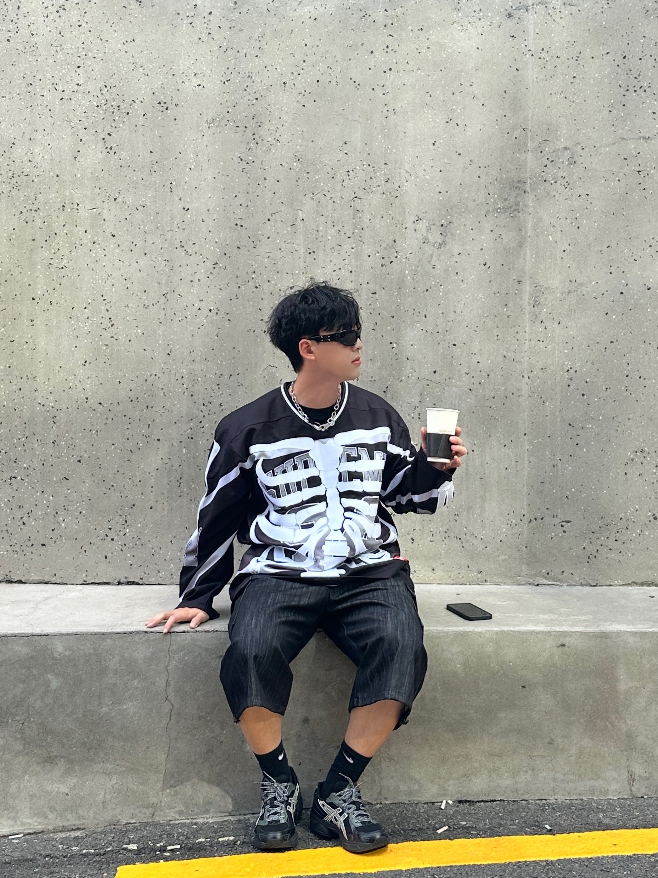 Supreme Bones Hockey Jersey Black - 23FW, Gentle Monster x Maison Margiela MM003 Black Black 착용 스타일 - 1