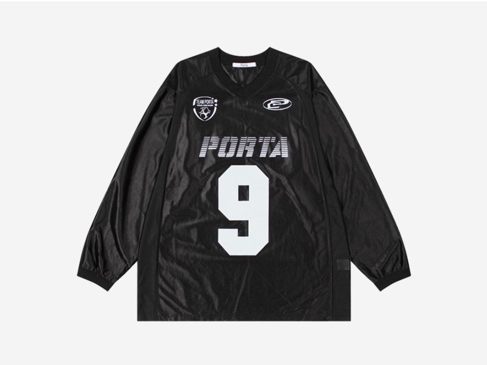[KREAM 단독] Porta Metallic Number Soccer Tee Black 착용 스타일