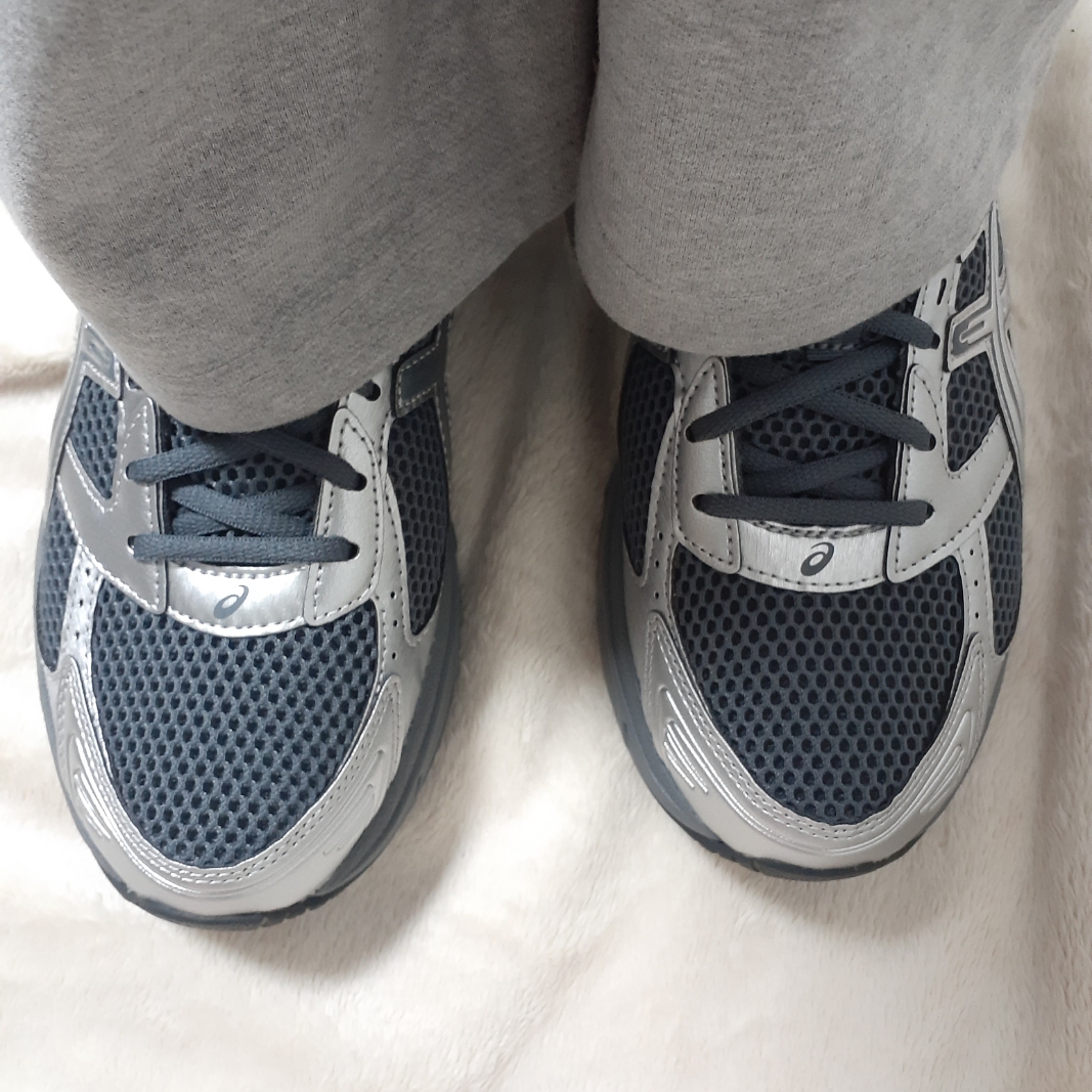 Asics Gel-1130 Steel Grey Pure Silver 착용 스타일