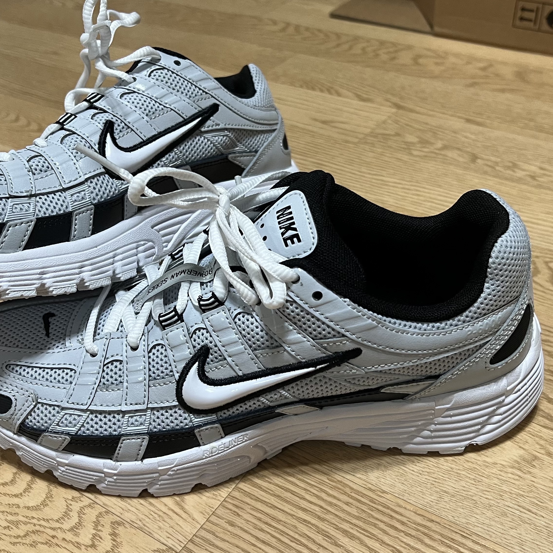 Nike P-6000 Pure Platinum 착용 스타일