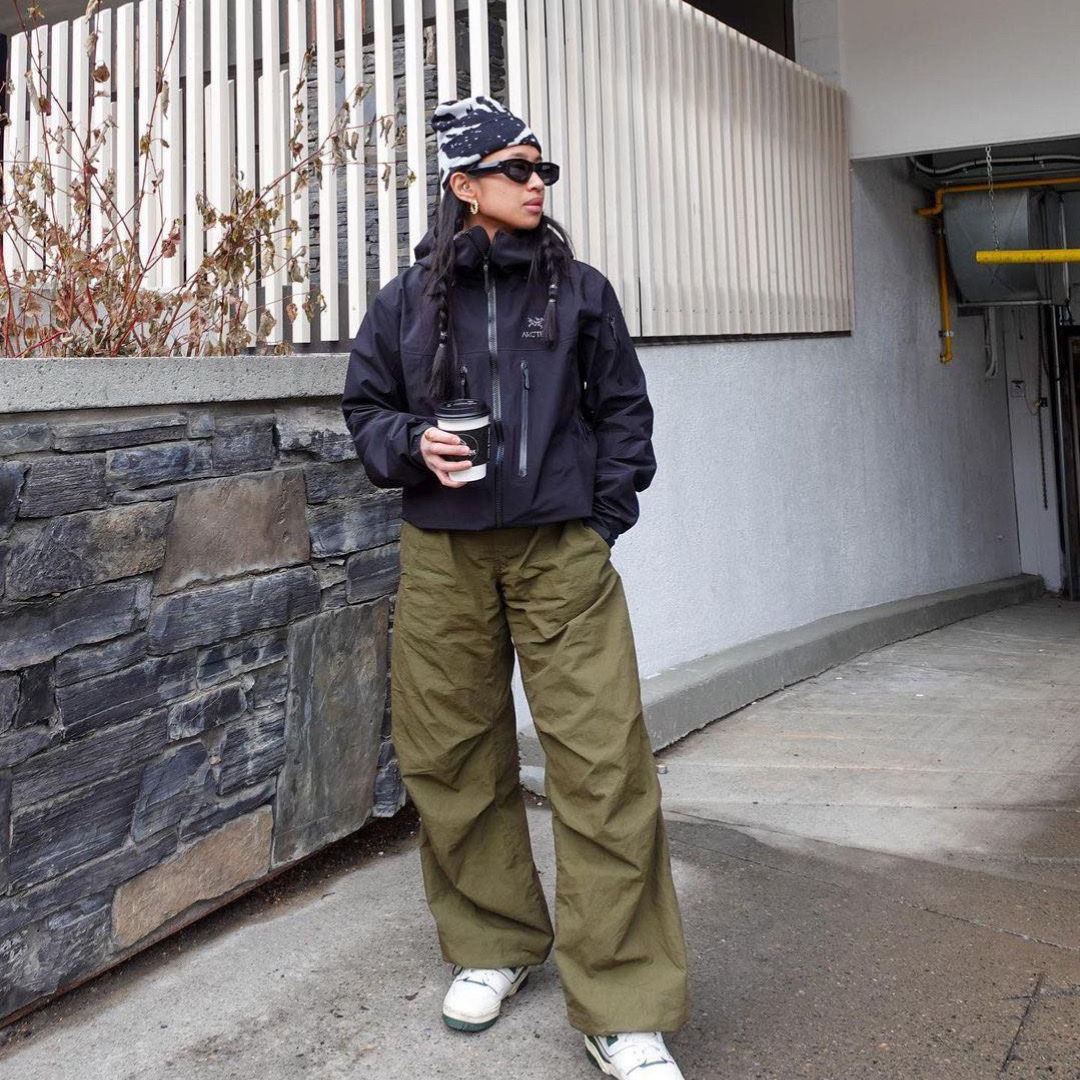 Arc'teryx Atom SL Hoody Solitude, Arc'teryx Beta LT Jacket Black 착용 스타일 - 3