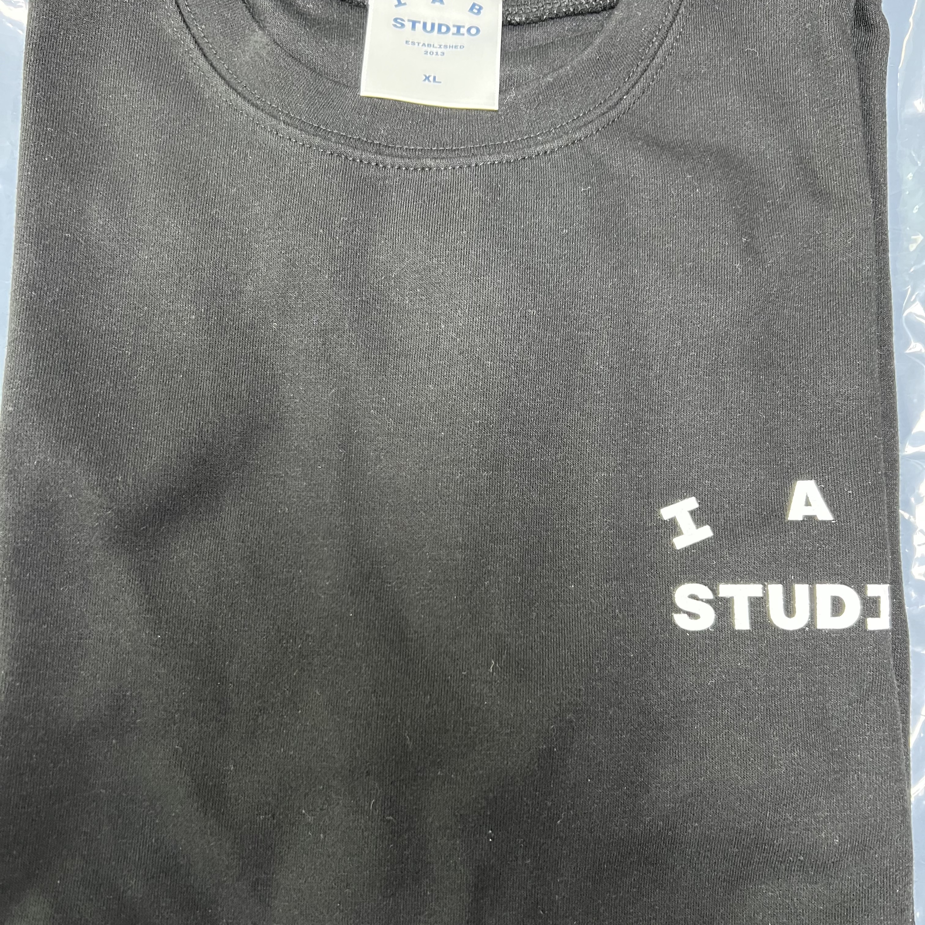 IAB Studio 10th Anniversary T-Shirt Black 착용 스타일