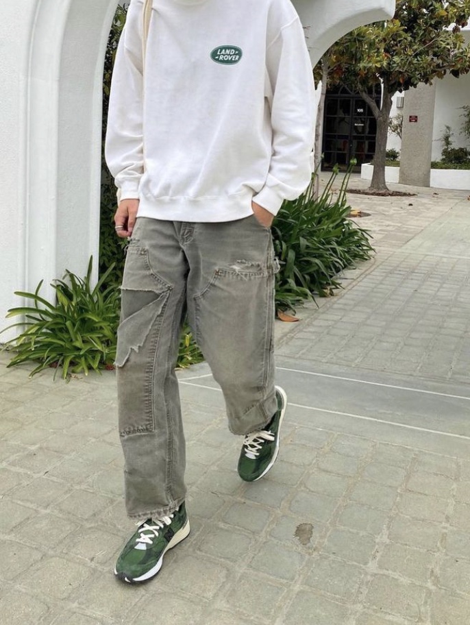 New Balance x JJJJound 992 Made in USA Mossy Green 착용 스타일 - 3