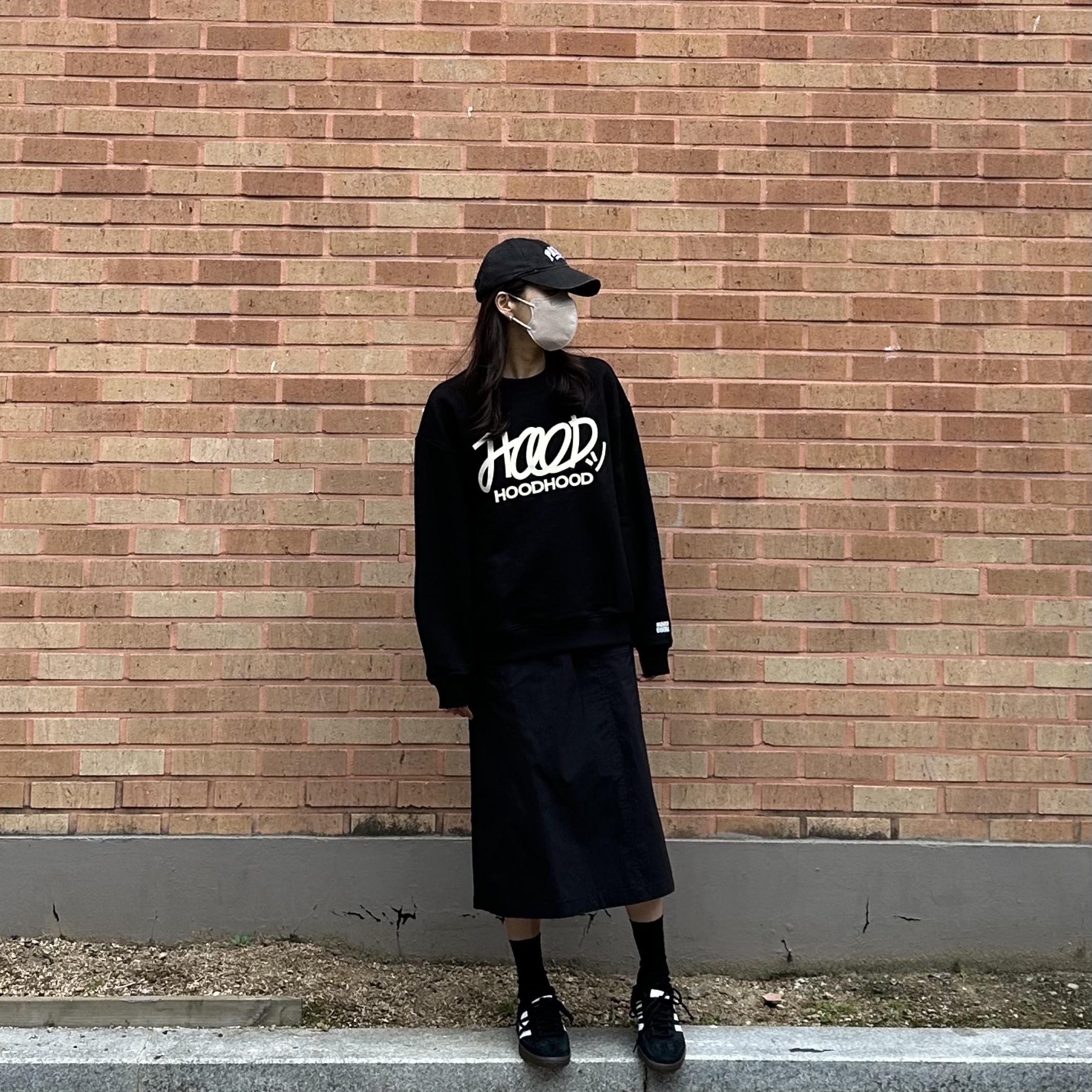 Adidas Spezial Handball Core Black, Balenciaga Cities Paris Cap Black 착용 스타일 - 1