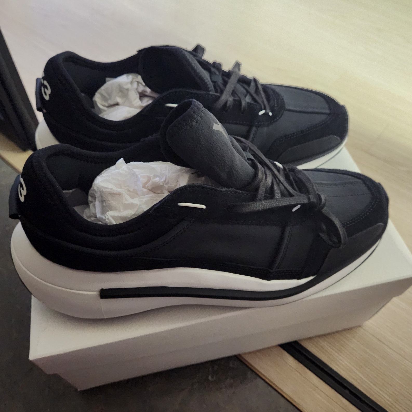 Y-3 Ajatu Run Black White 착용 스타일 - 4