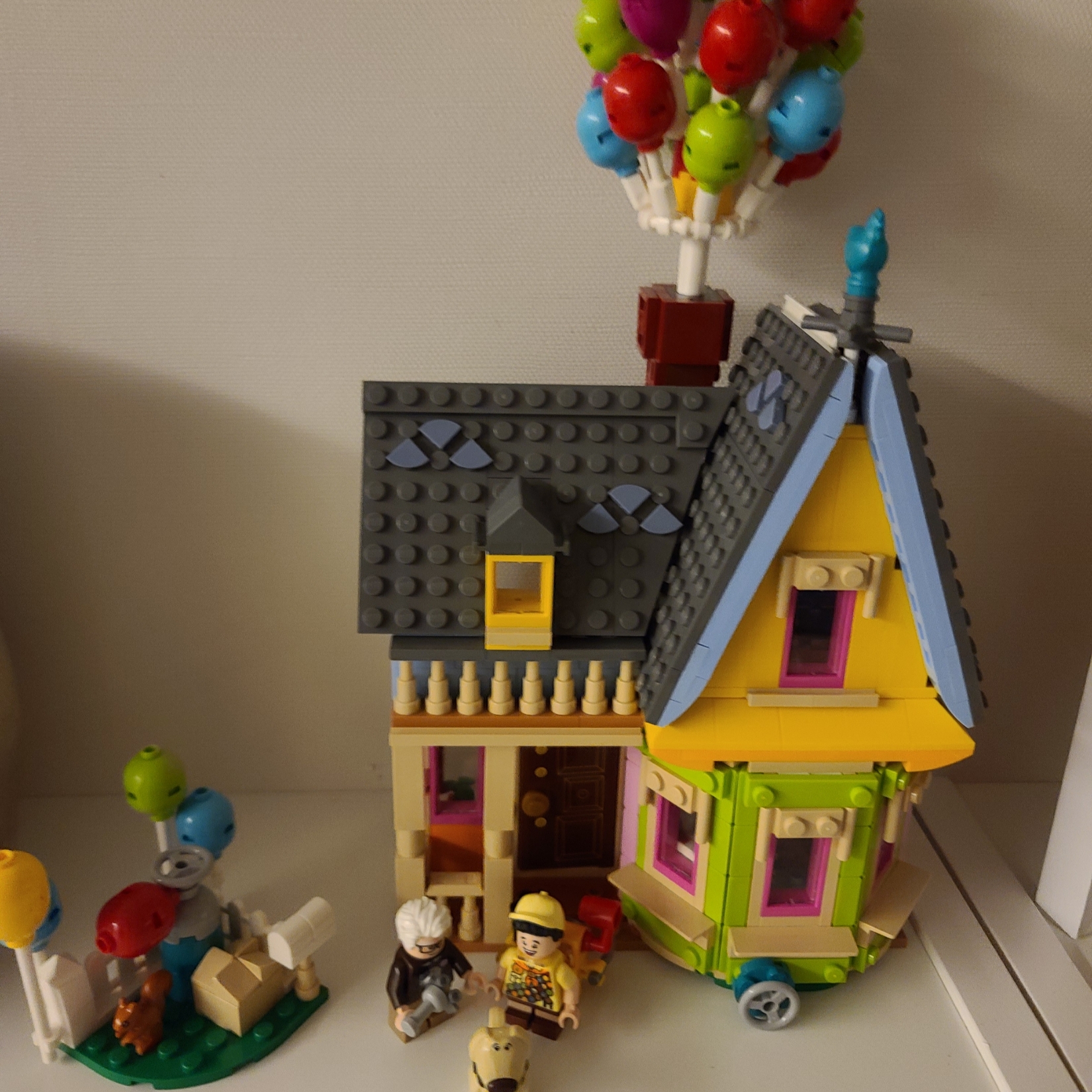 Lego Disney Up House 착용 스타일