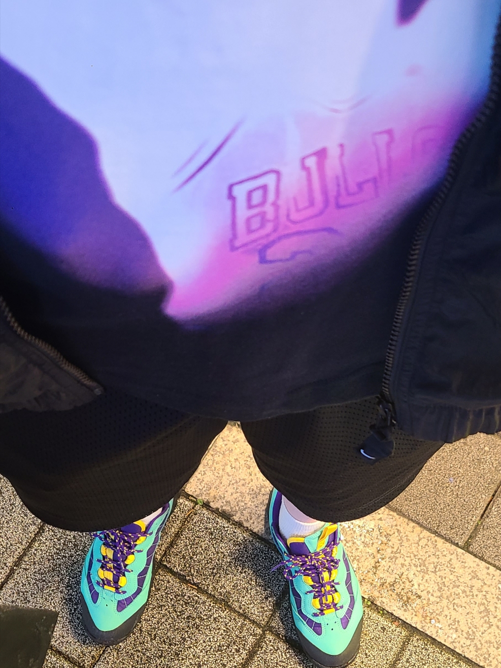 Nike M NRG Track Jacket Black, Jordan x J Balvin S/S T-Shirt Black - US/EU 착용 스타일 - 5