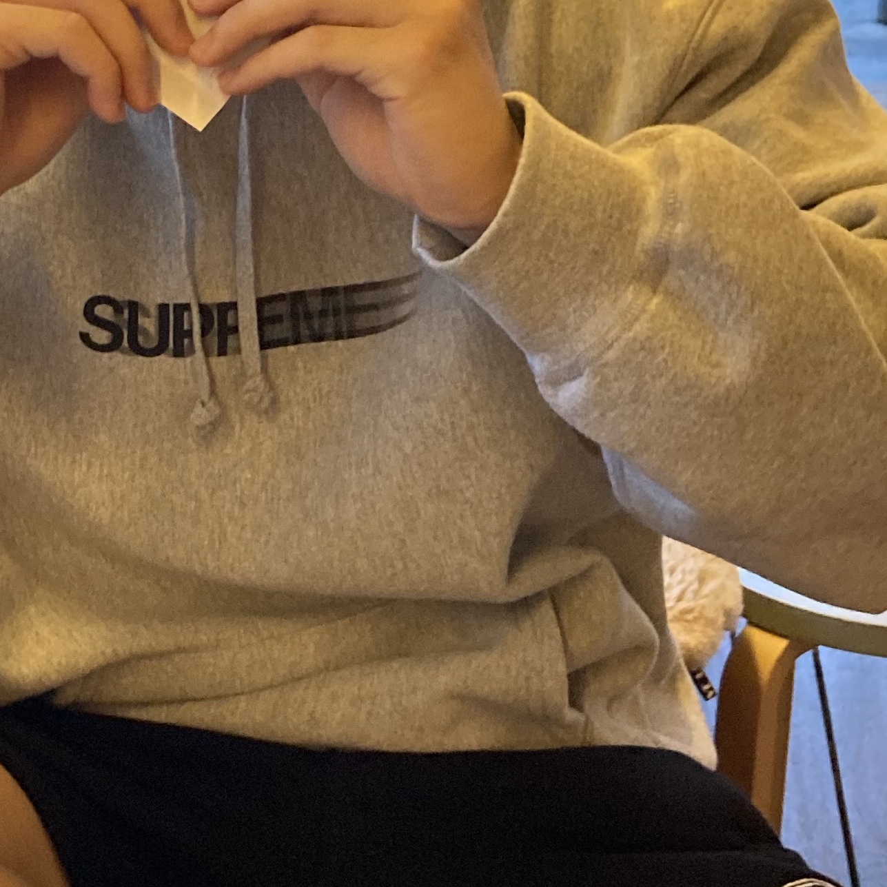 Supreme Motion Logo Hooded Sweatshirt Heather Grey - 23SS 착용 스타일