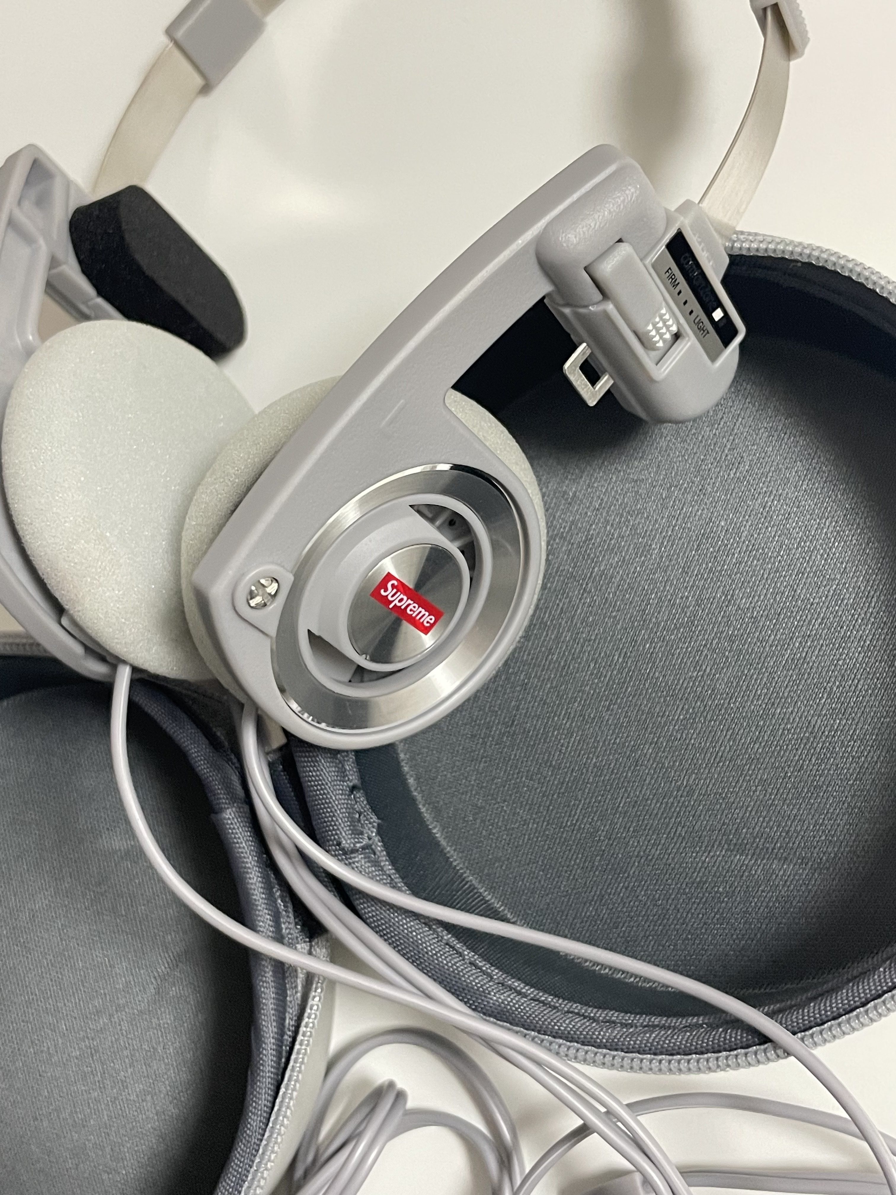Supreme x Koss Portapro Headphones Silver - 23FW 착용 스타일 - 2