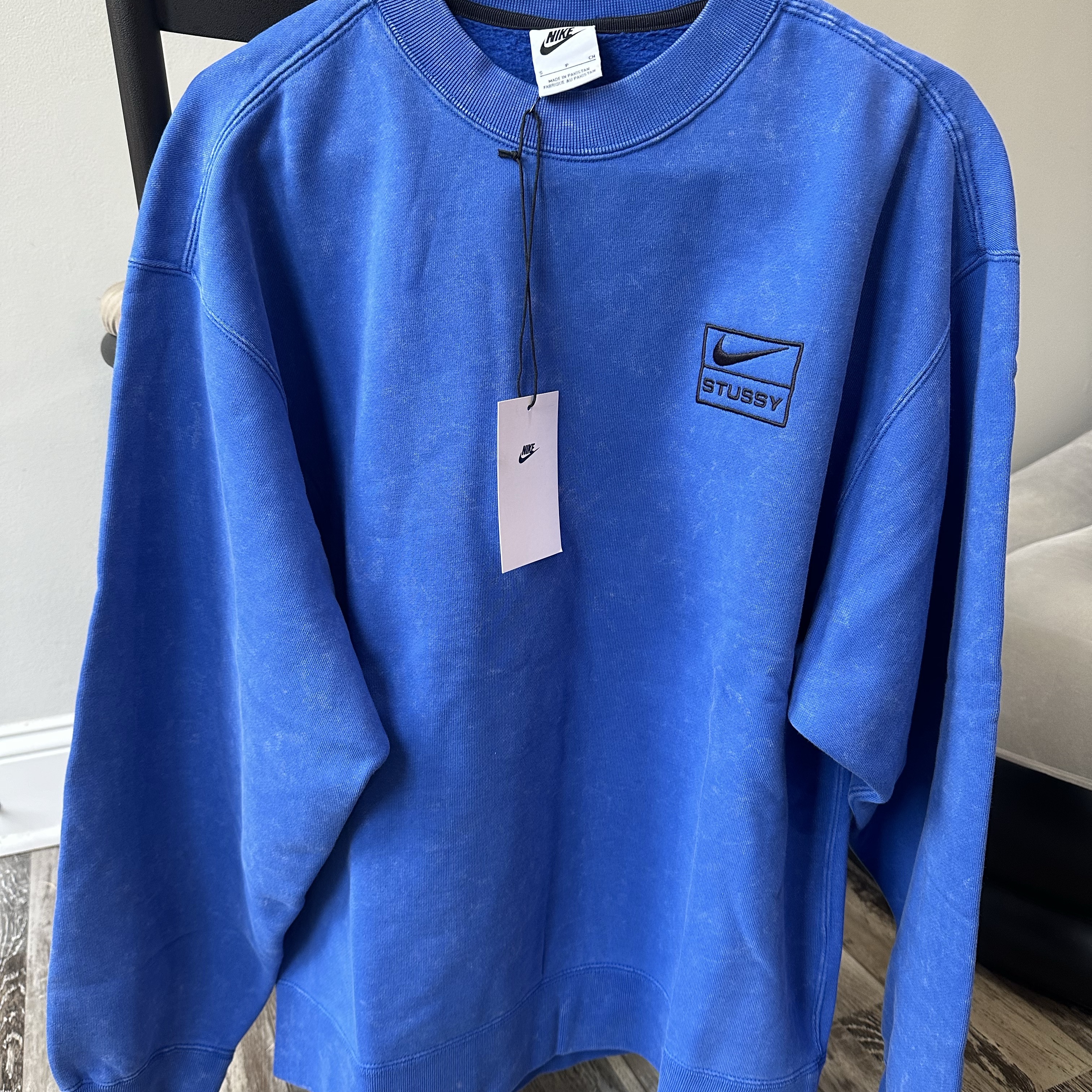 Nike x Stussy NRG Acid Washed Crewneck Game Royal (DR4024-480) 착용 스타일 - 2