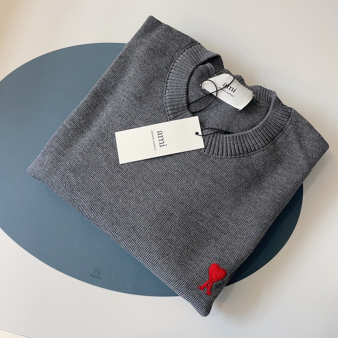 AMI de Coeur Wool Knit Gris Chine 착용 스타일 - 2