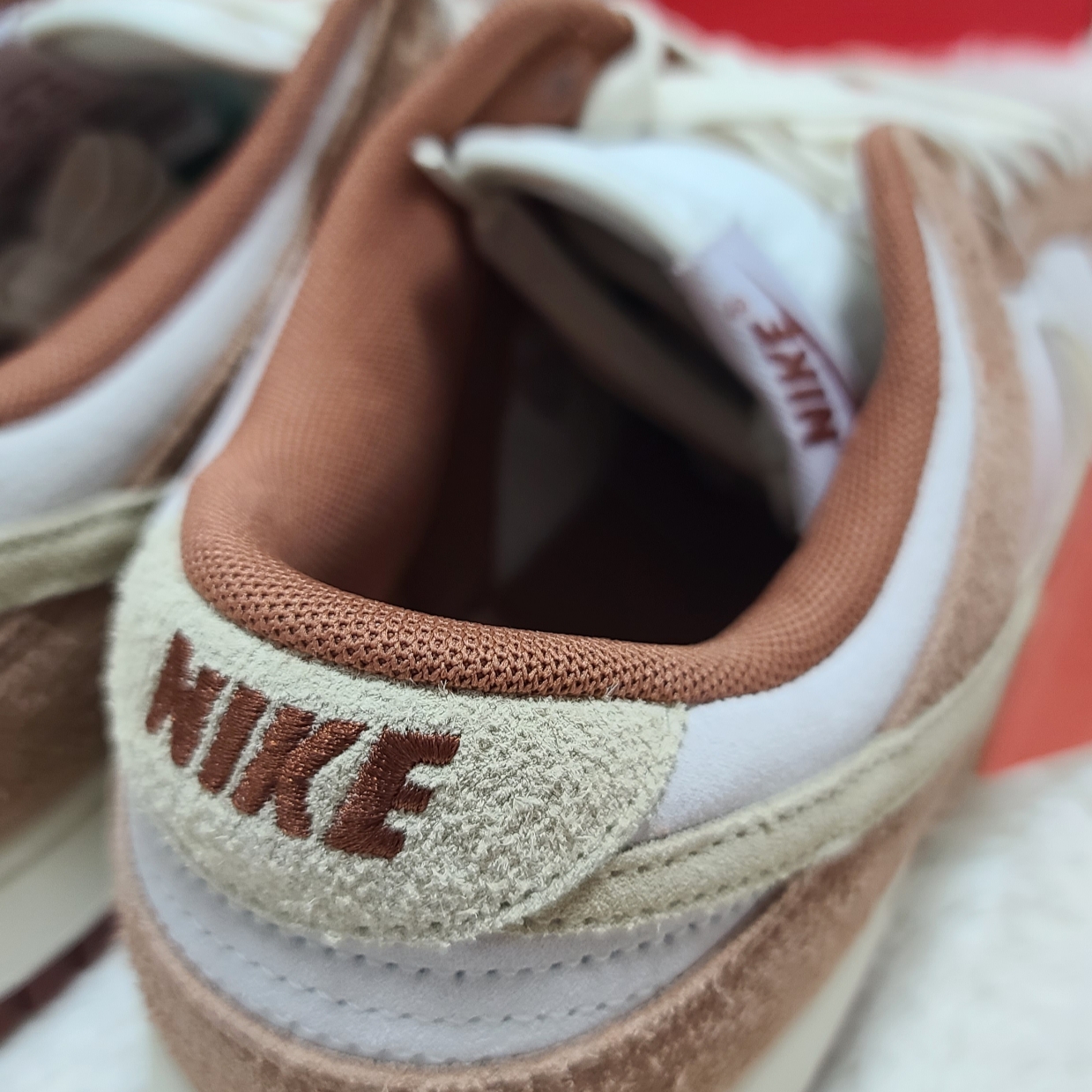 Nike Dunk Low Pro Premium Medium Curry 착용 스타일 - 2