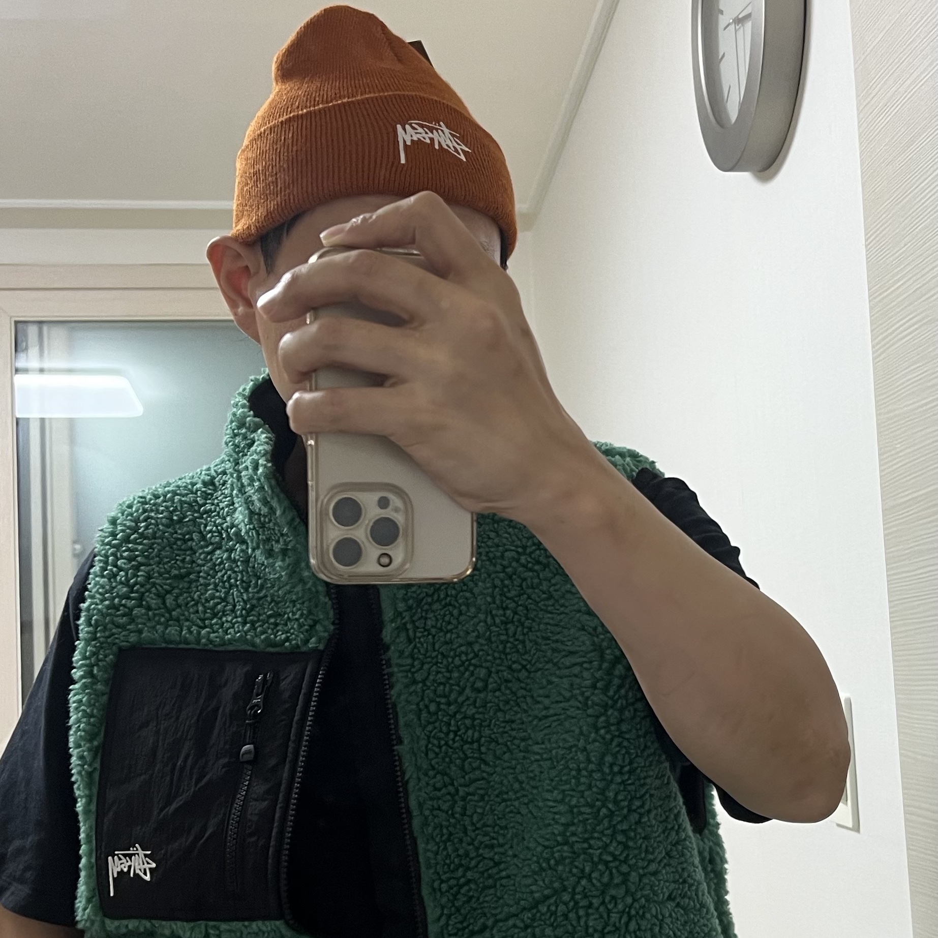 Stussy Sherpa Reversible Vest Teal 착용 스타일 - 1
