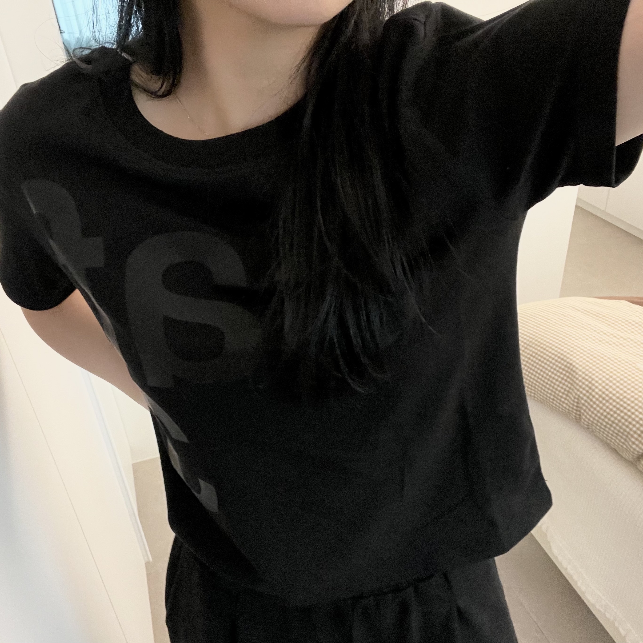 [KREAM 단독] Safarispot 1/2 Basic Safari T-Shirt Black 착용 스타일