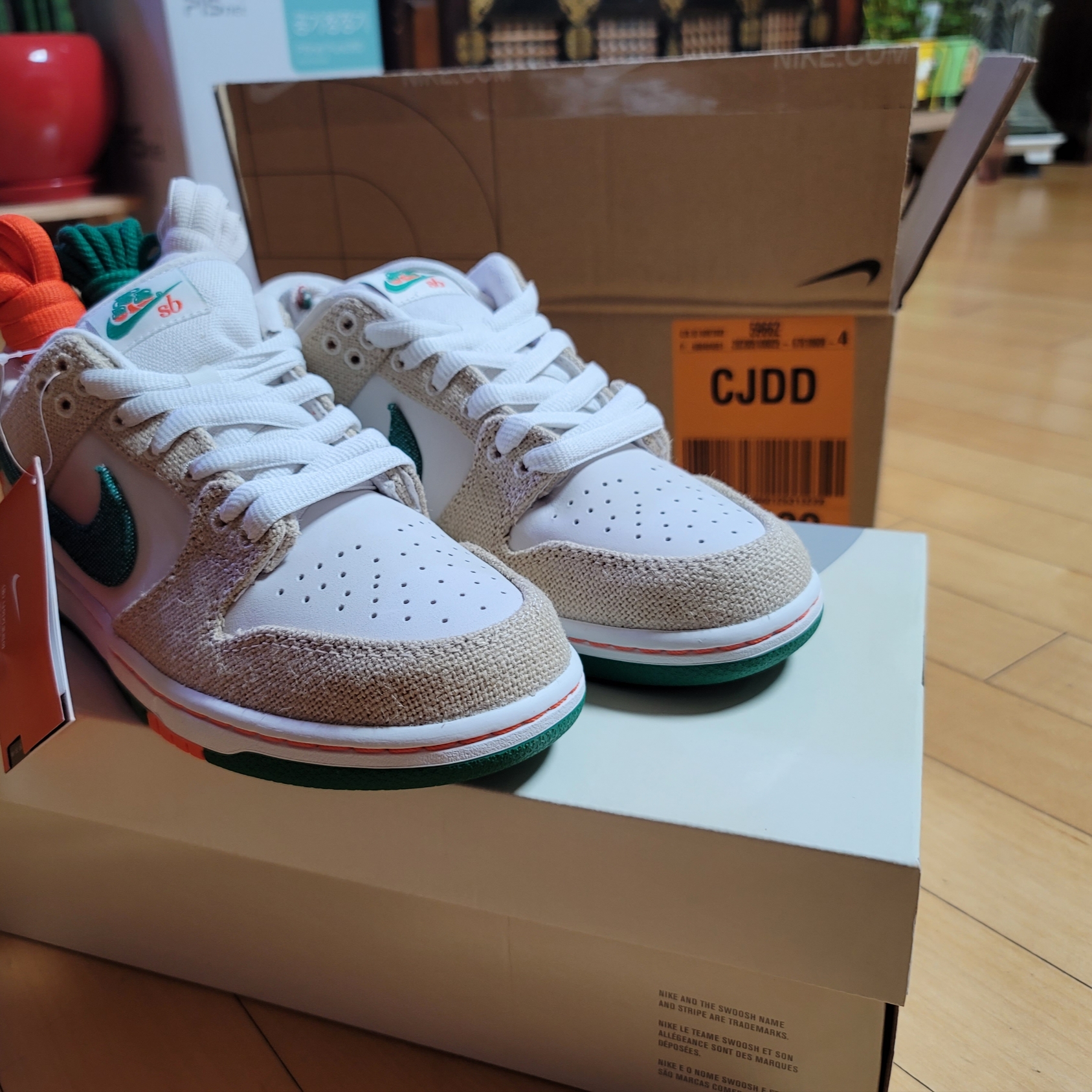 Nike x Jarritos SB Dunk Low Phantom and Malachite 착용 스타일 - 4