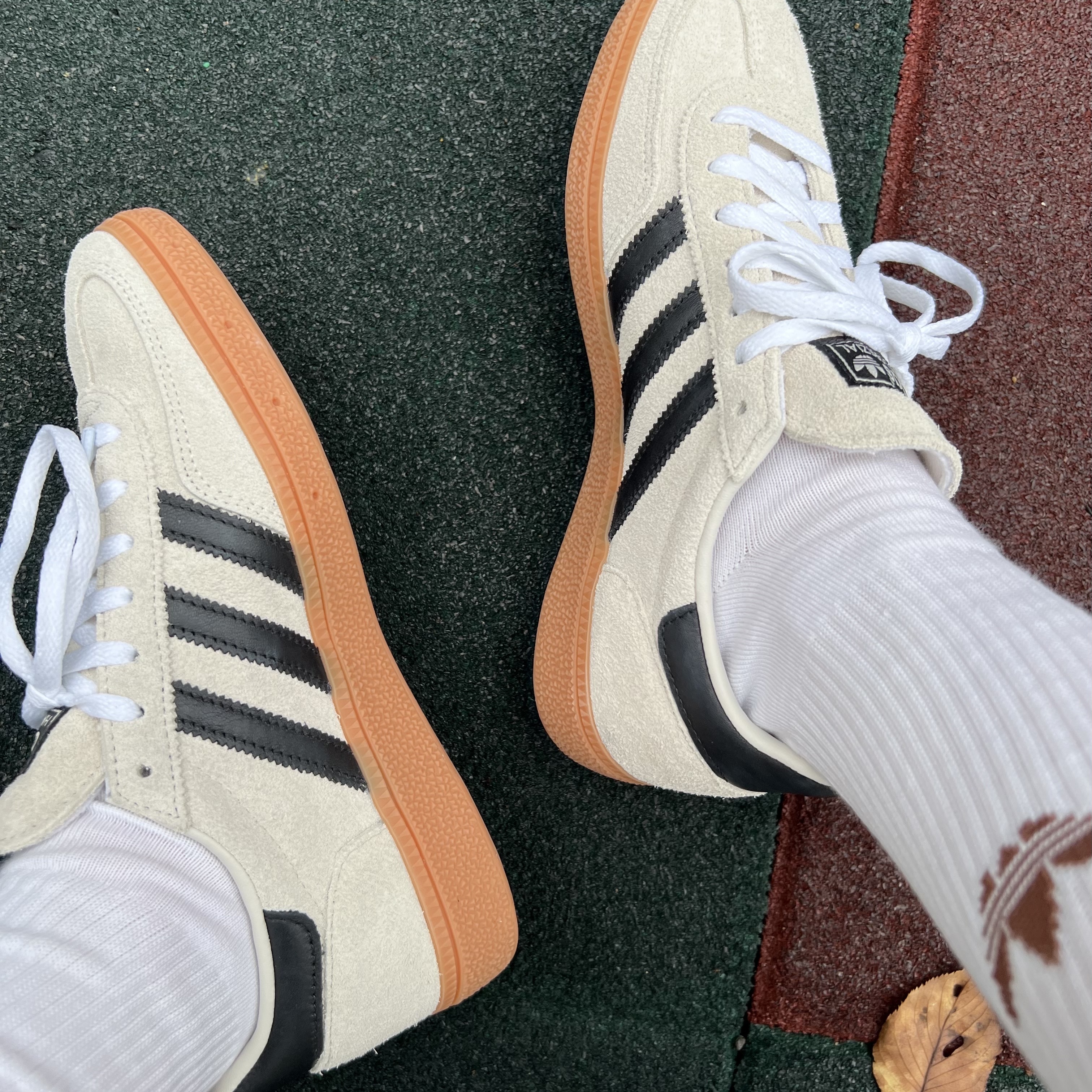 (W) Adidas Spezial Handball Aluminium Core Black 착용 스타일 - 2