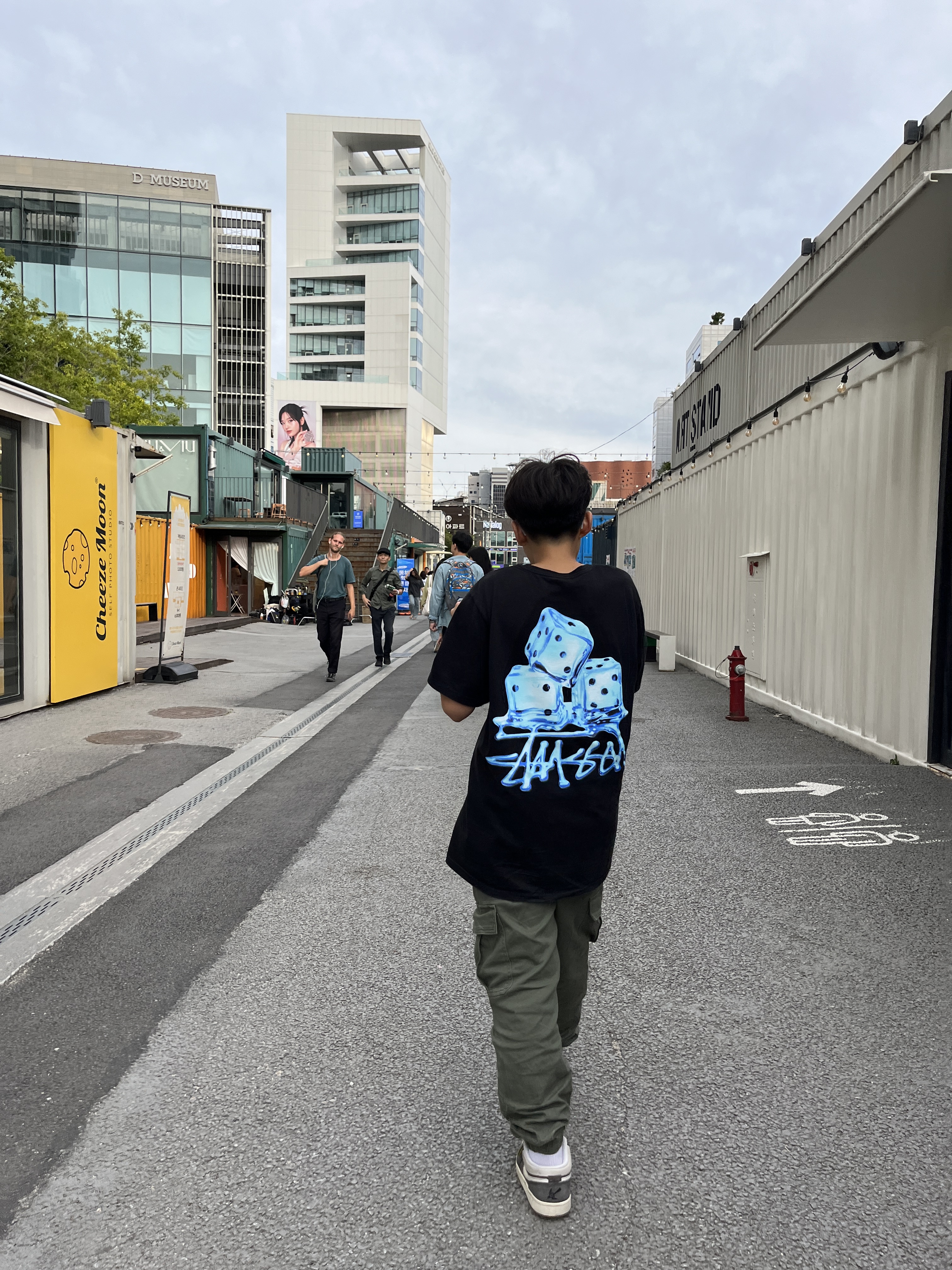 Stussy Melted T-Shirt Black, Jordan 1 Low Kkachi 착용 스타일 - 1