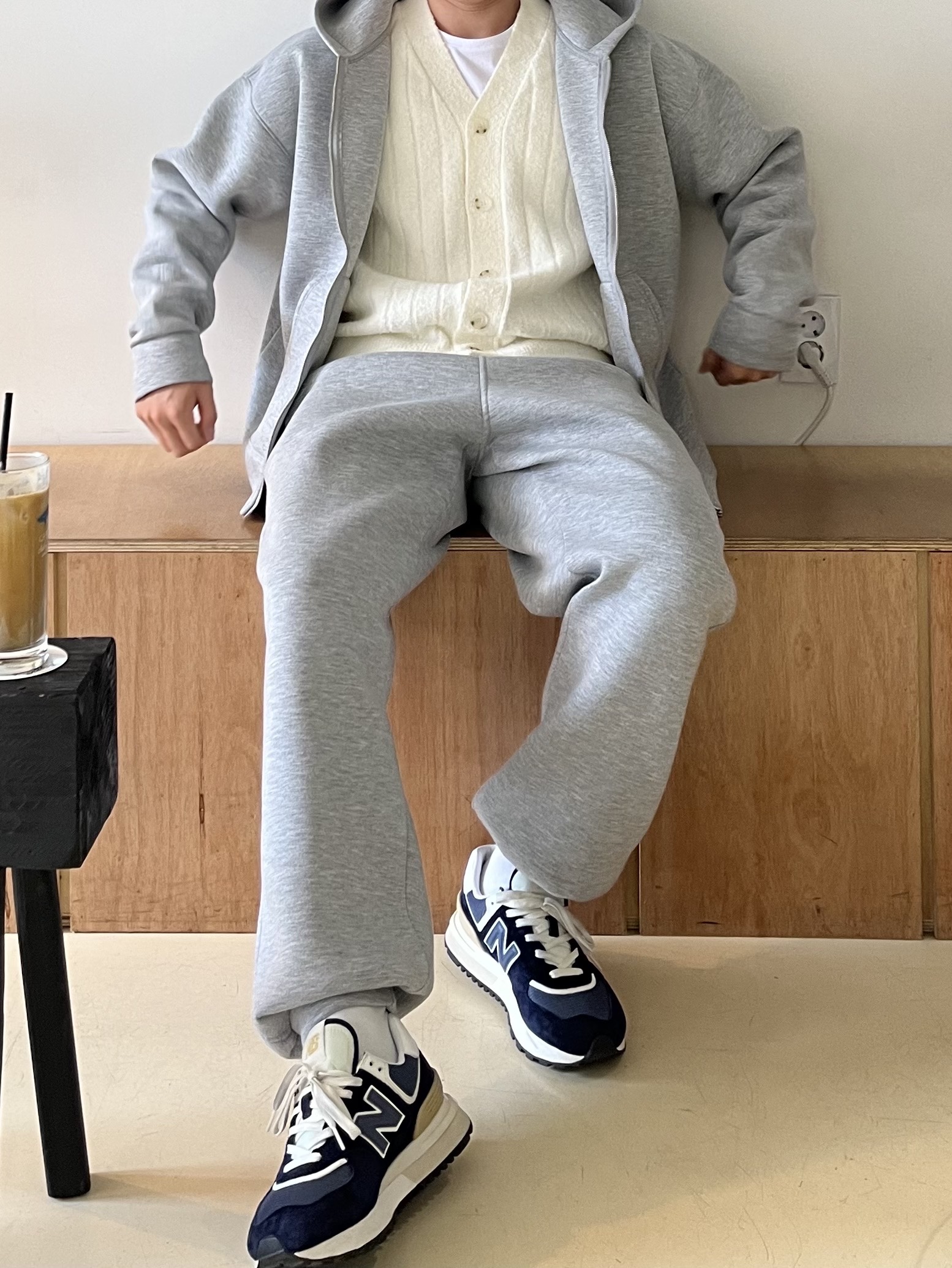 New Balance 574 Legacy Navy 착용 스타일 - 2