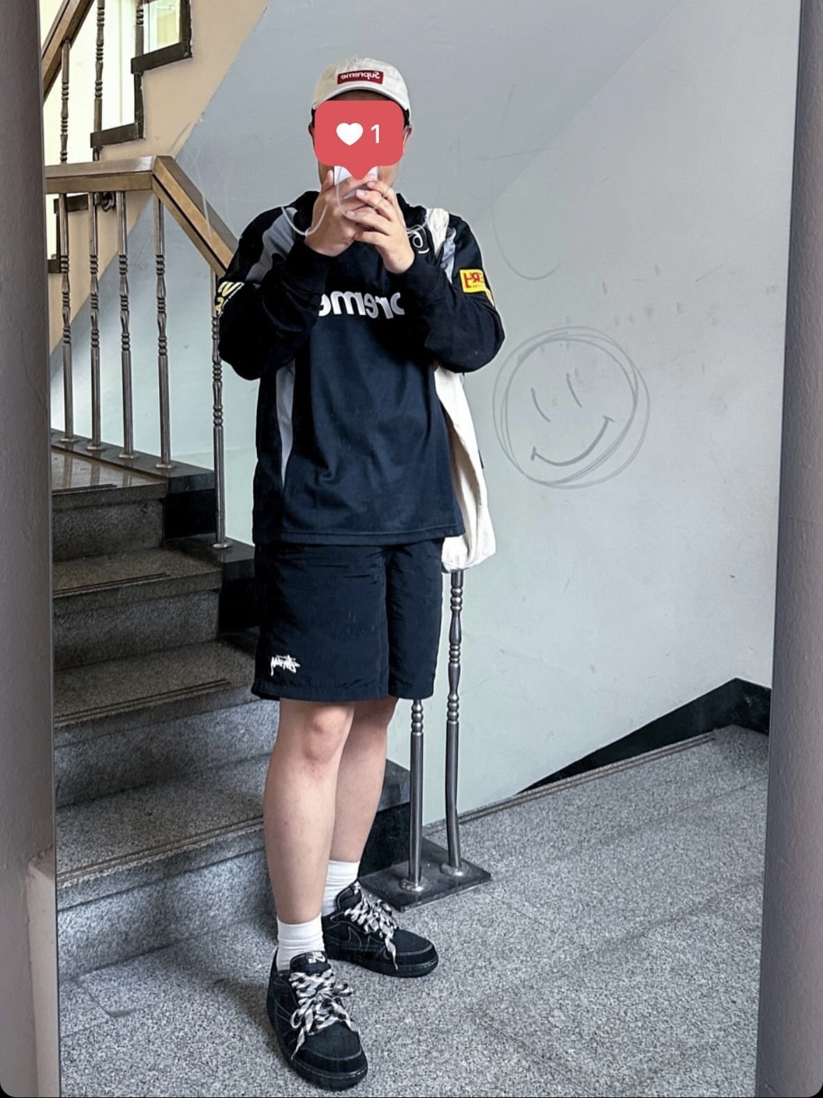 Supreme Hooded Soccer Jersey Black - 23FW, Jordan 1 x Travis Scott Retro Low OG SP Black Phantom 착용 스타일