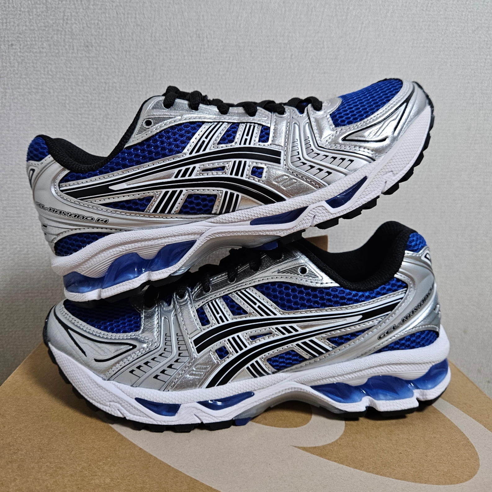 Asics Gel-Kayano 14 Monaco Blue Black 착용 스타일