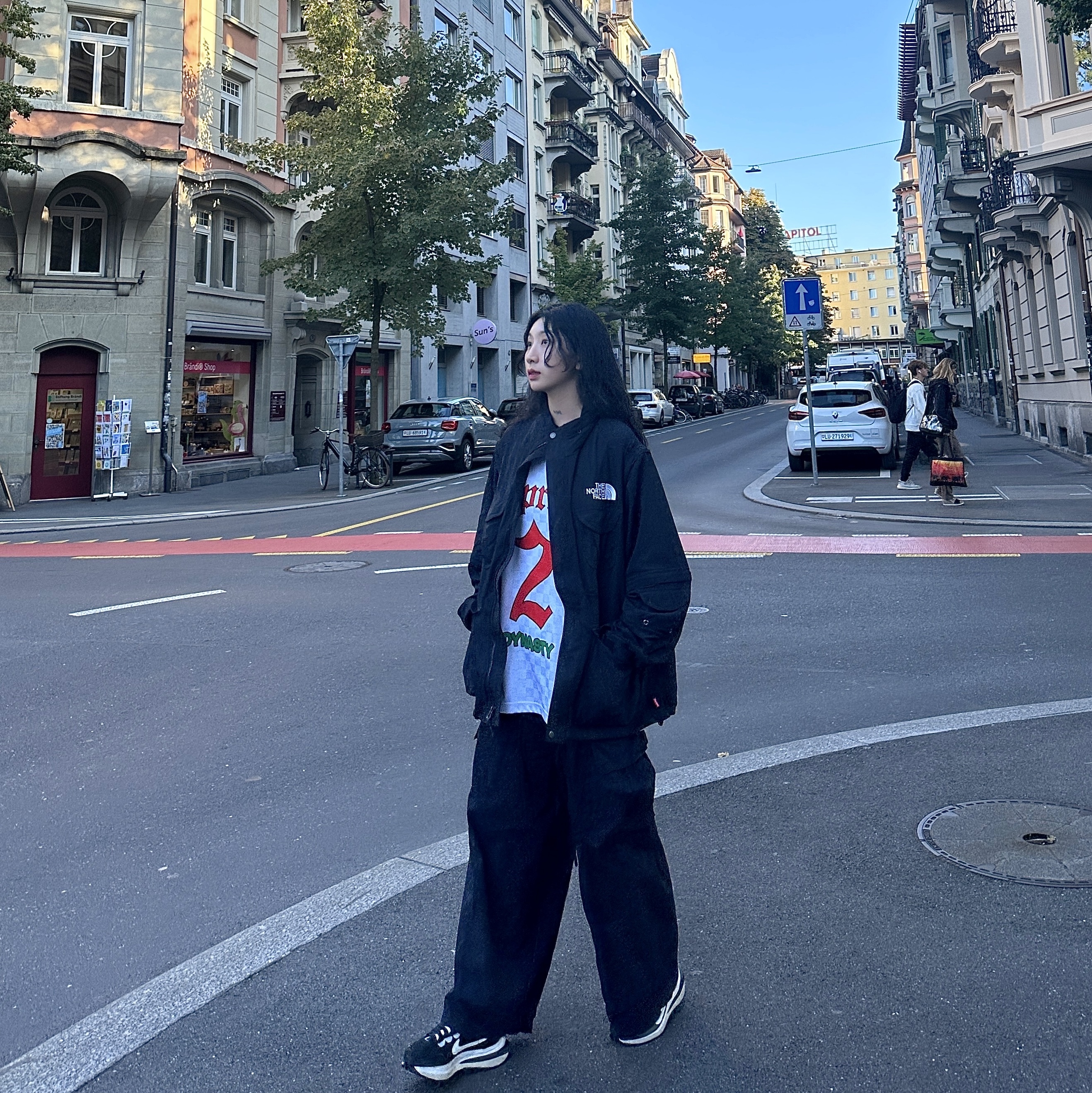 Supreme x Umbro Soccer Jersey White - 22SS, Supreme x The North Face Trekking Convertible Jacket Black - 22SS 착용 스타일
