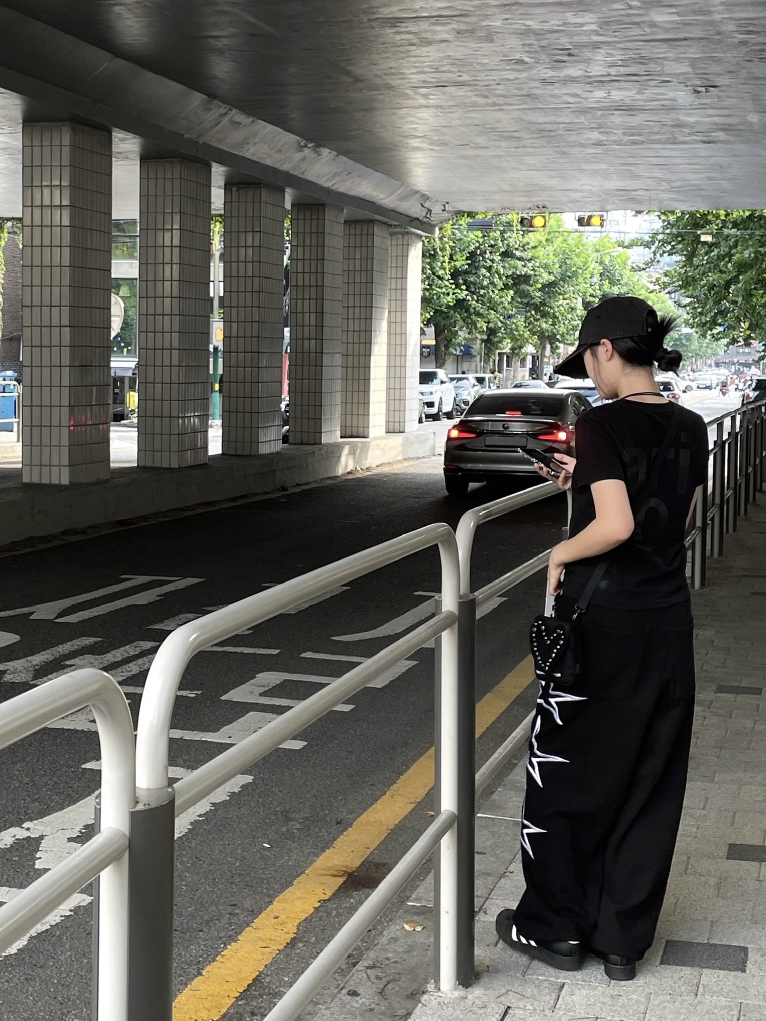 Adidas Superstar Core Black White, [KREAM 단독] Safarispot 1/2 Basic Safari T-Shirt Black 착용 스타일 - 5