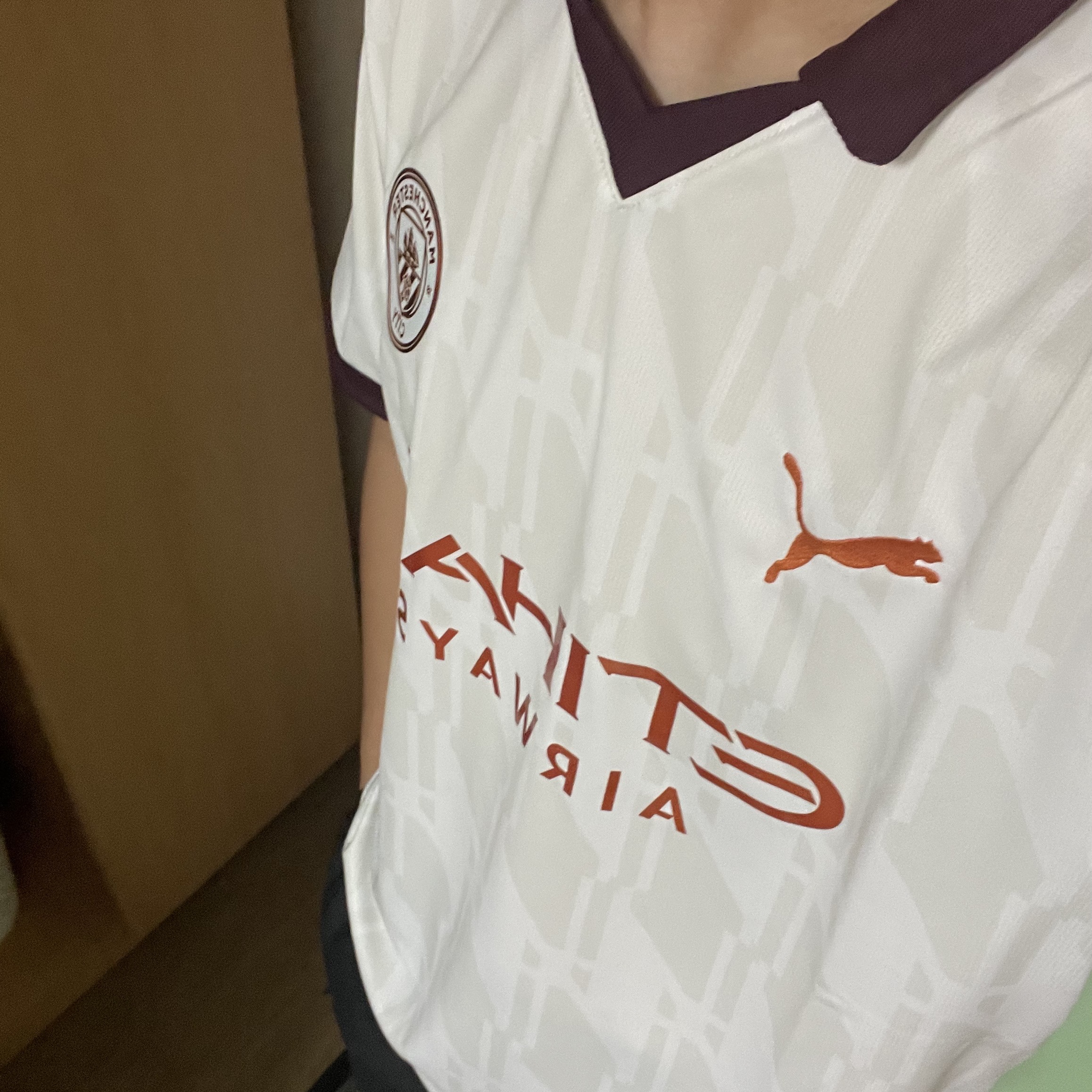 Puma Manchester City 2023/24 Away Jersey White Aubergine (Non Marking Ver.) 착용 스타일