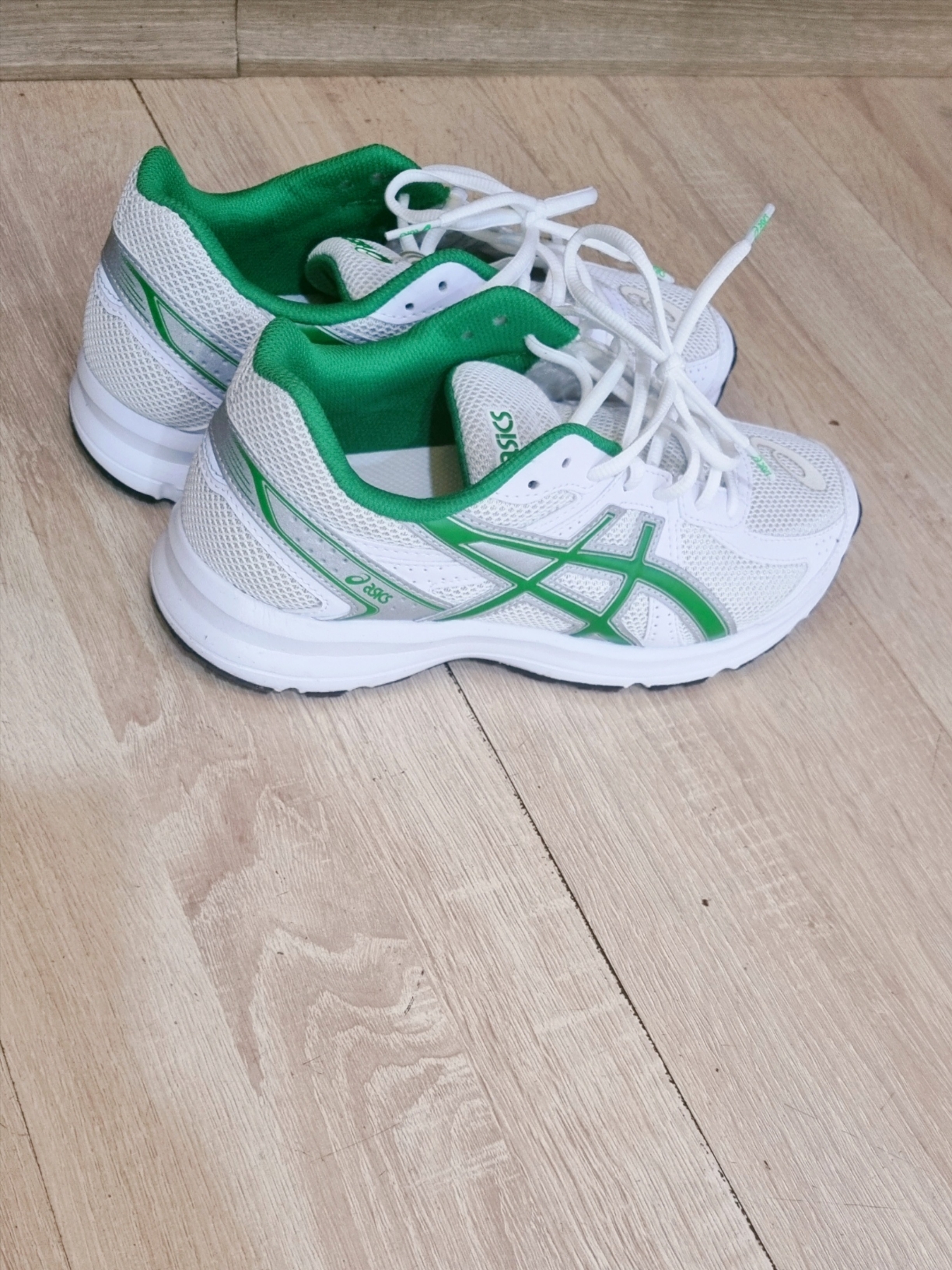 Asics Jog 100 S White Green - 2E Wide 착용 스타일 - 2